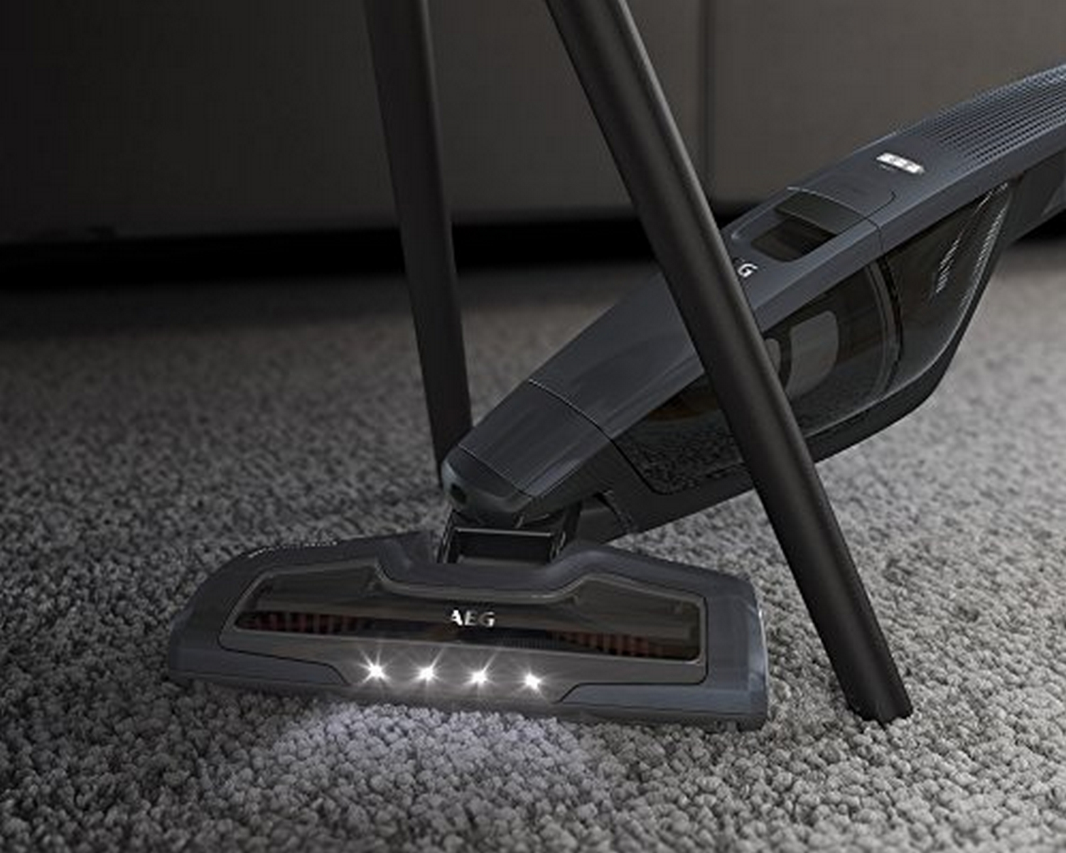 Aspirador escoba - AEG CX8-2-80DB, Inalámbrico, TurboPower, Brush Roll Clean, 80 min, Azul