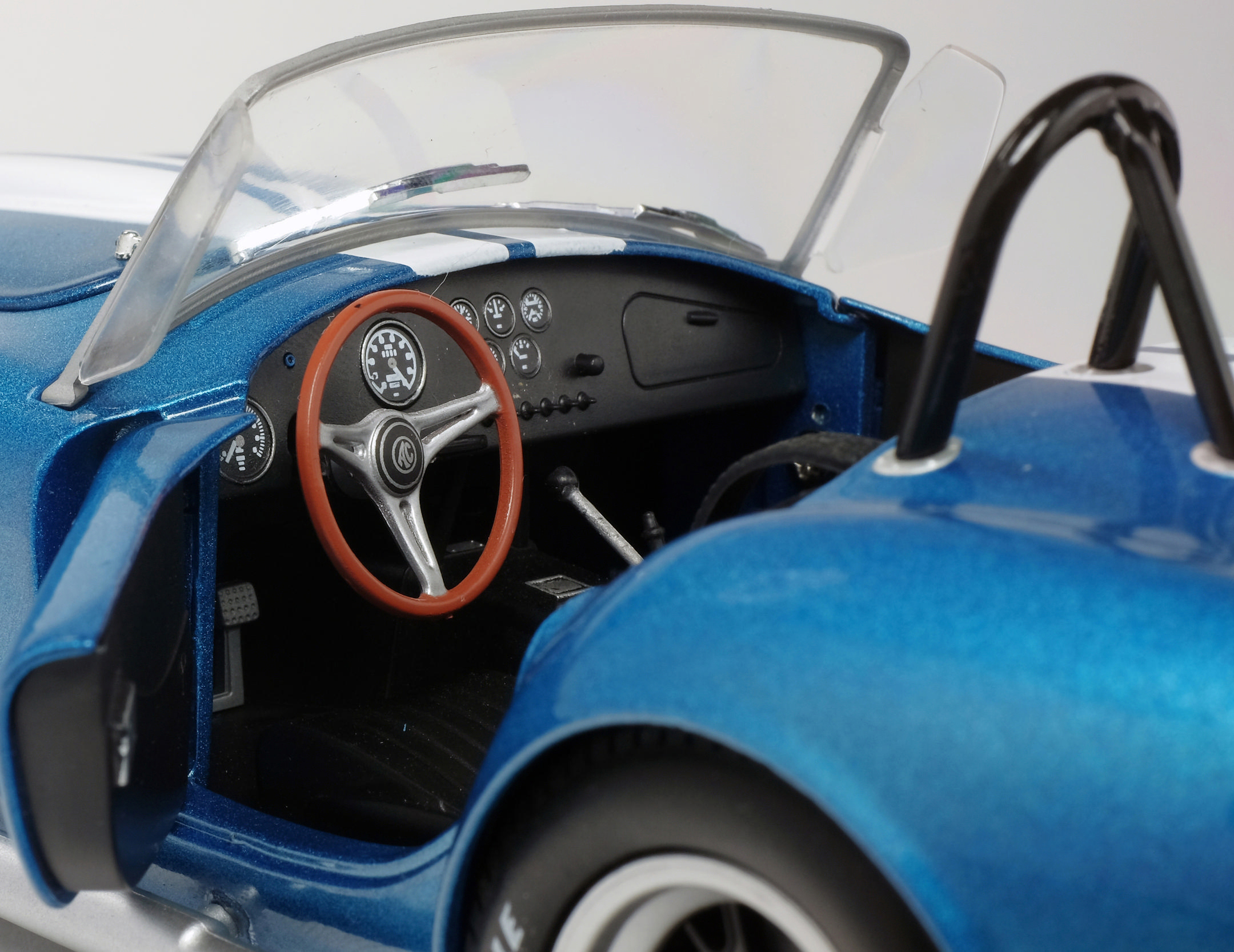 metallic Modellauto, 427 blau 1:18, Maßstab Baujahr SOLIDO MKII, AC 1965, Cobra Spielzeugmodellauto Metallic/Blau