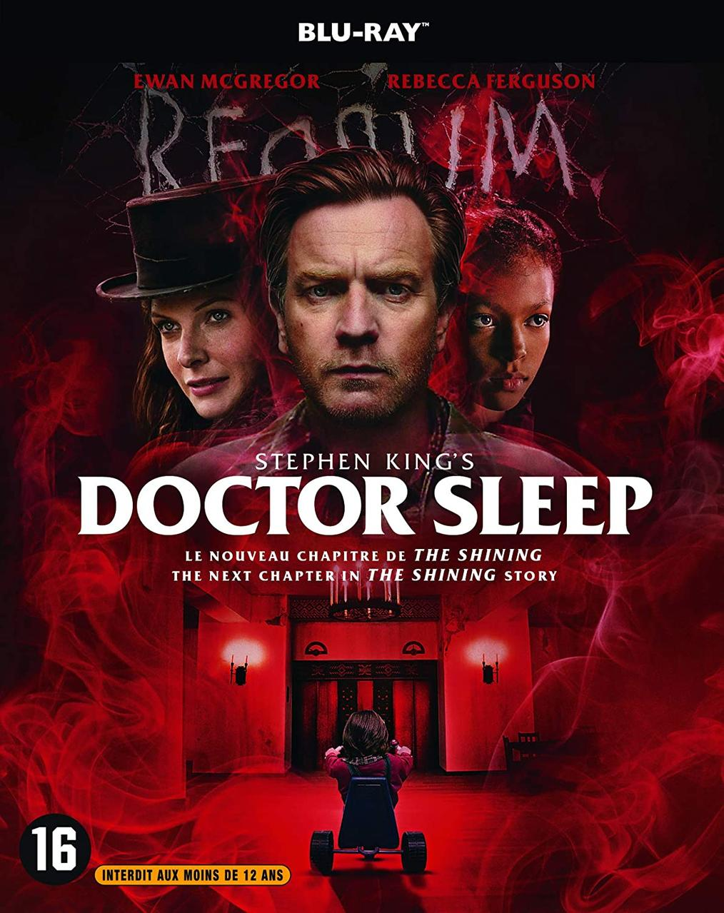 Filmoverzicht met Ewan McGregor en Rebecca Ferguson, titel "Doctor Sleep", rode achtergrond.