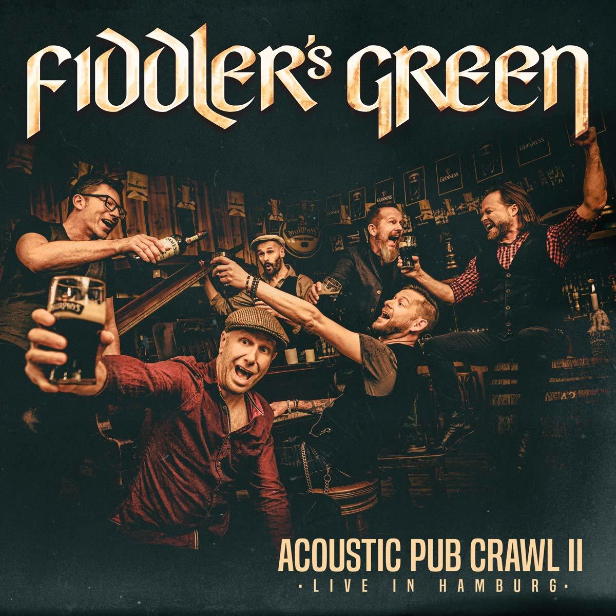 Band in Kneipe, prostet mit Getränken. Text 'Acoustic Pub Crawl II'.