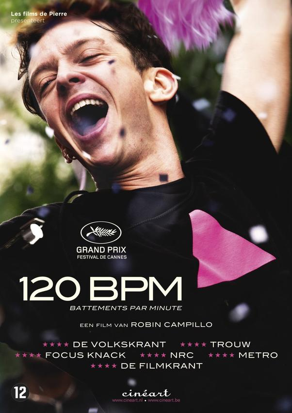 Filmposter van een schreeuwende man. Tekst: 120 BPM, Battements Par Minute. Franse film.