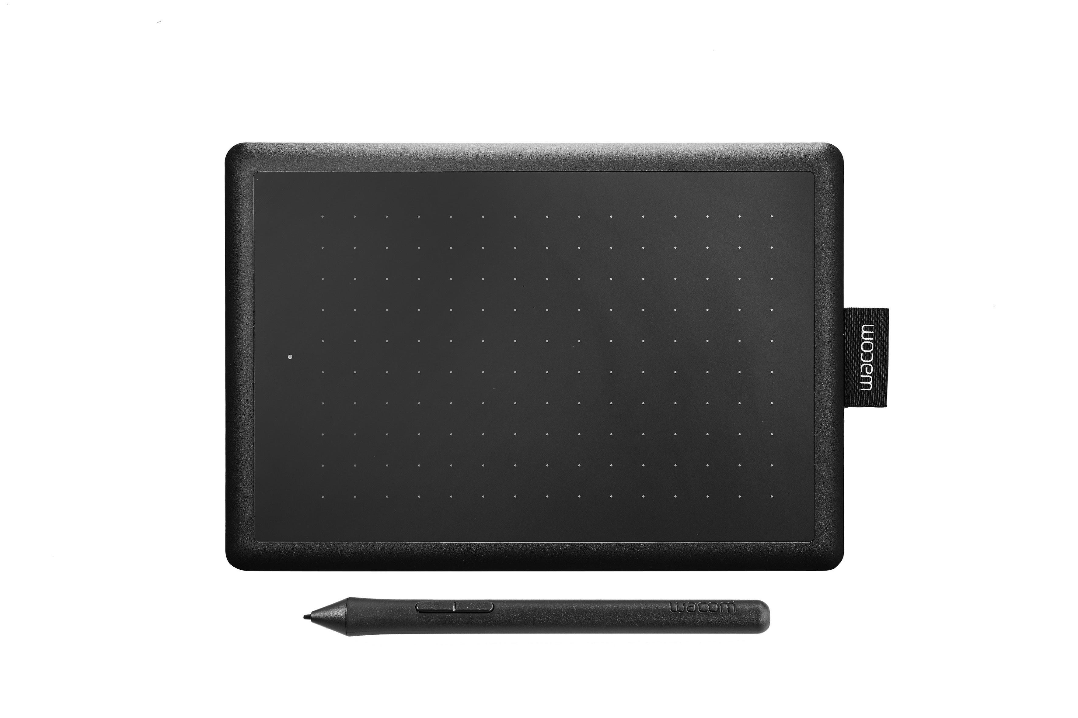 Schwarzes Wacom-Zeichentablett und Stift. Das Tablet ist rechteckig mit einem Rastermuster. Weißer Hintergrund.