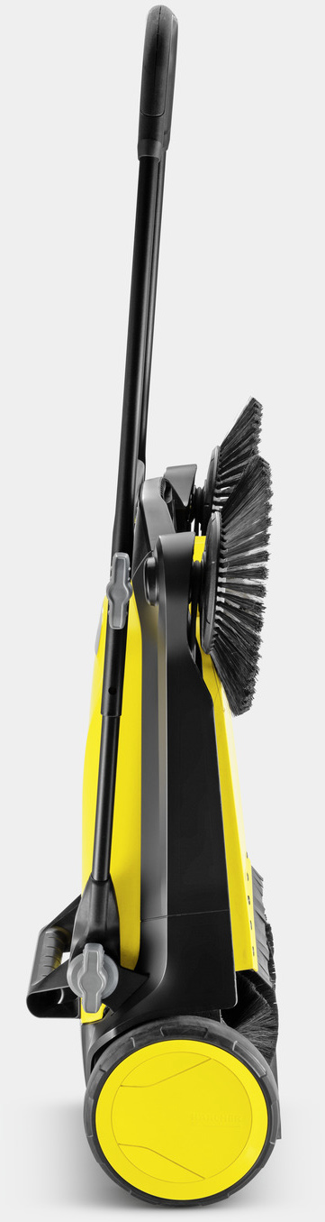 Sárga-fekete Karcher seprőgép, oldalsó nézet. Két kefe és egy fogantyú.