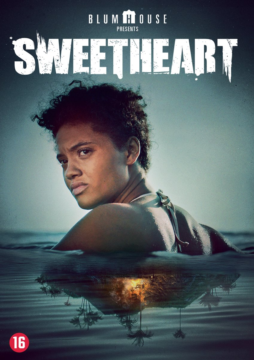 Filmposter: een vrouw in het water met de titel 'SWEETHEART' en het Blumhouse-logo.