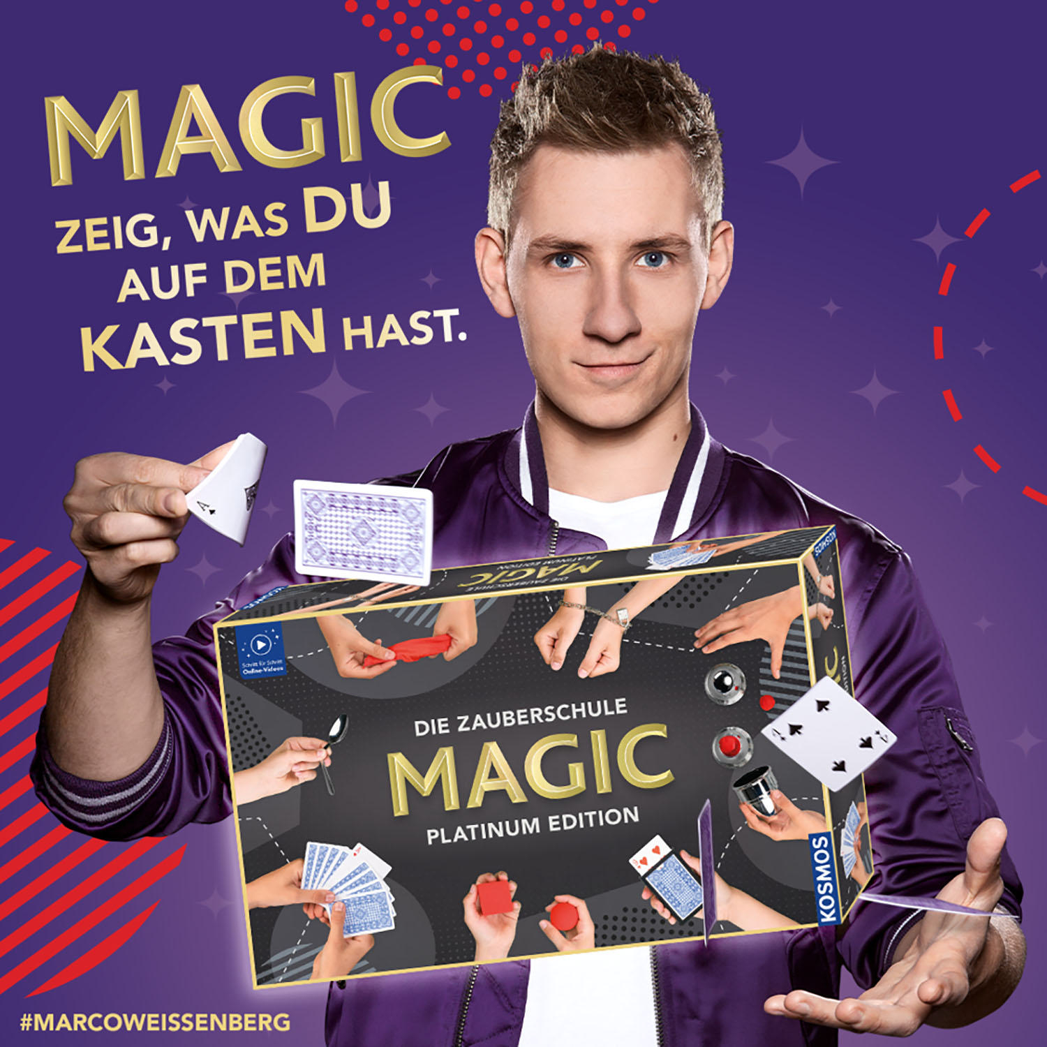 Mann, der eine Zauberkiste hält, Karten zeigt, mit lila Hintergrund.