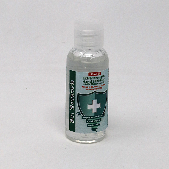 Flasche Händedesinfektionsmittel mit Etikett, weißem Verschluss und klarer Flüssigkeit.