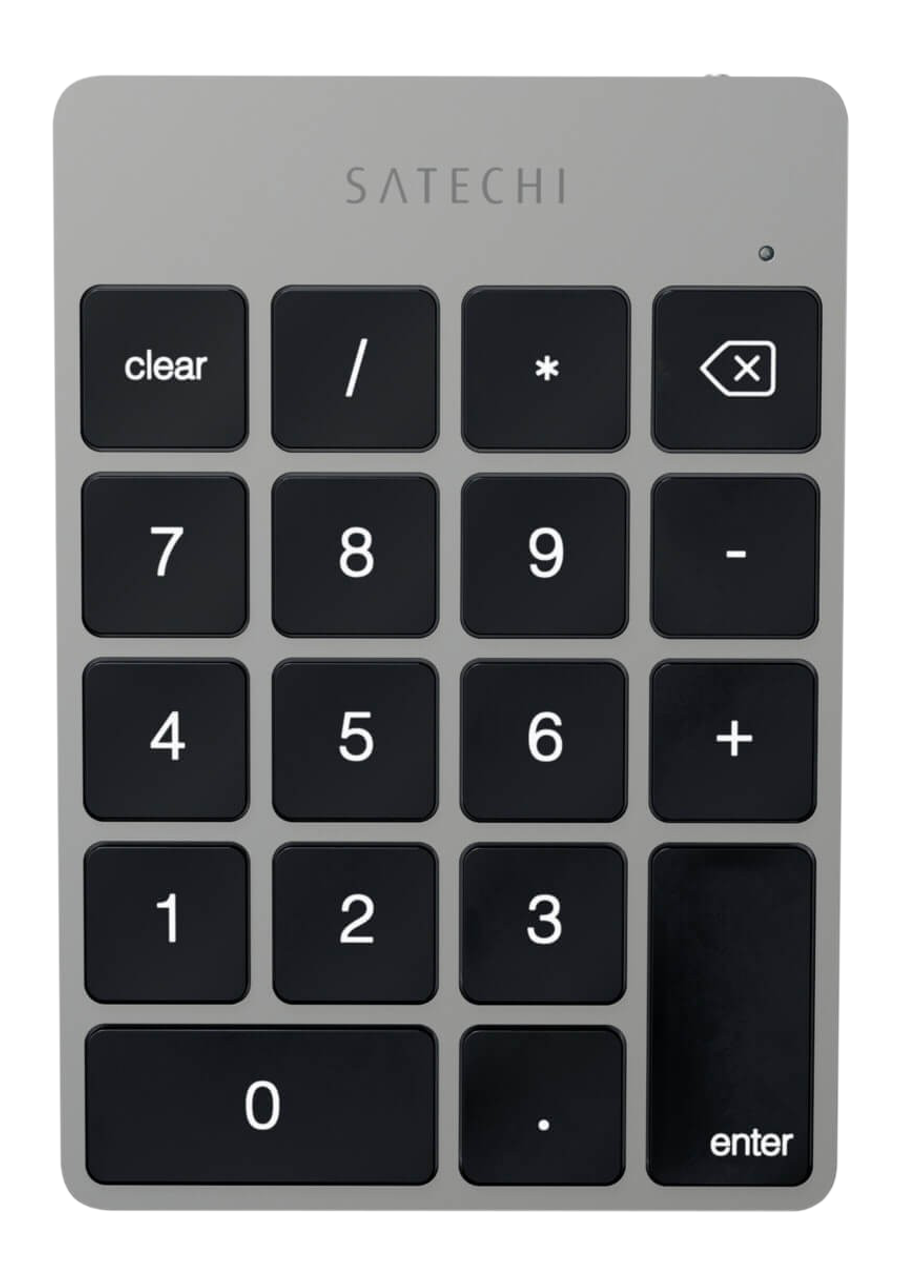Clavier numérique argenté avec touches noires et la marque Satechi.