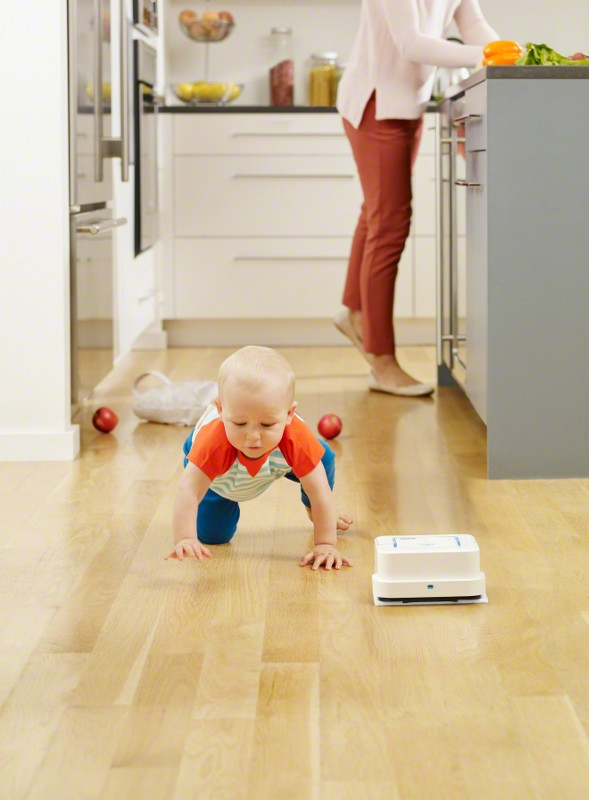 Robot friegasuelos - iRobot Braava jet 240, pulverizador de chorro a presión, friega y pasa la mopa