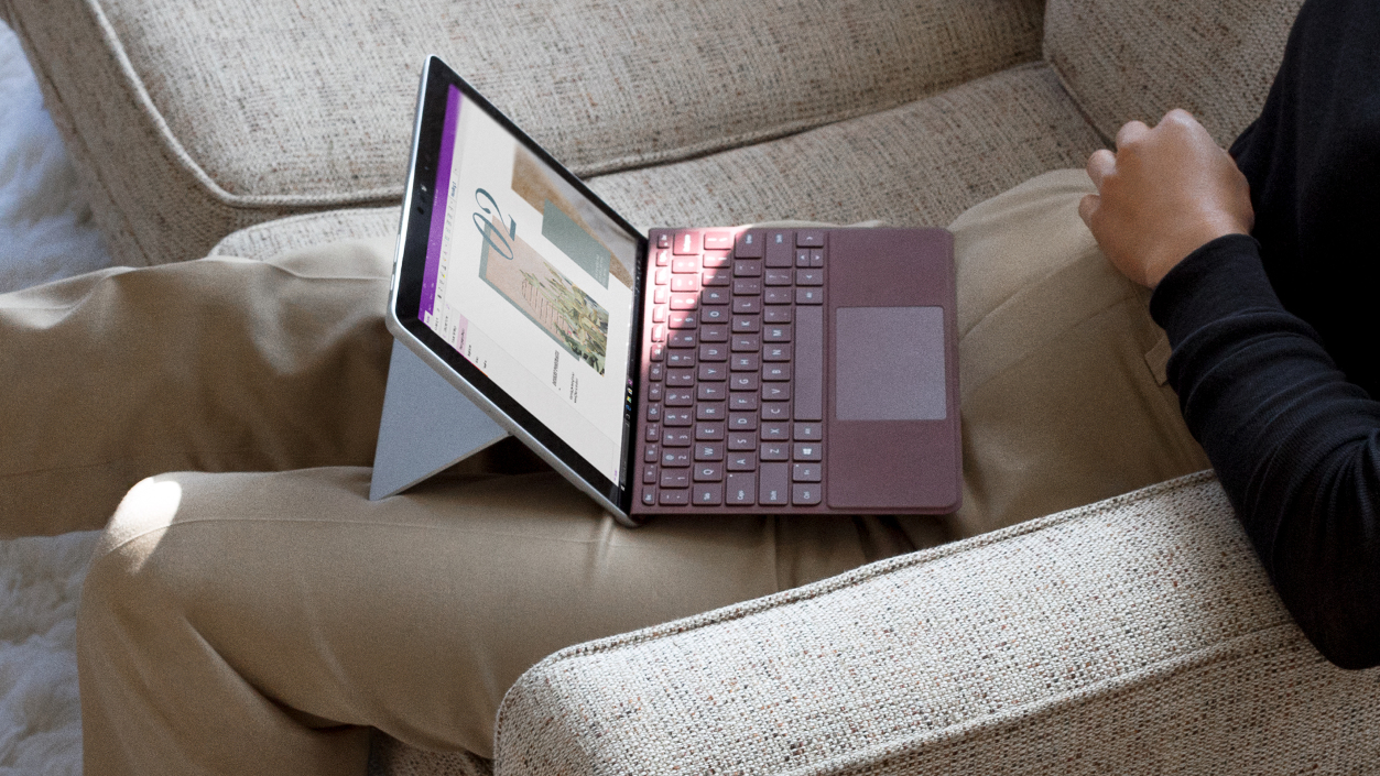 Funda con teclado - Microsoft Type Cover para Surface Go, 10", QWERTY, Burdeos