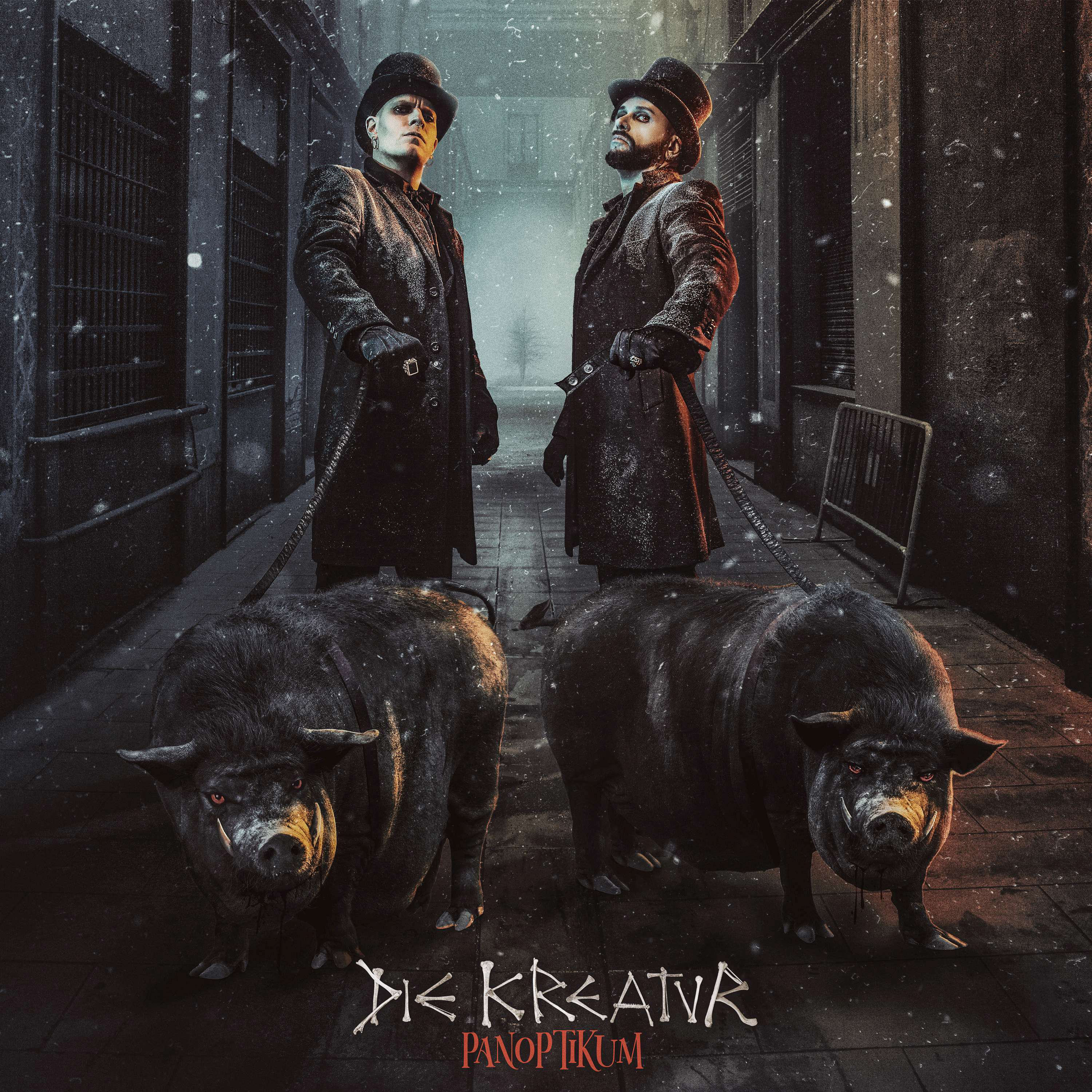 Zwei Männer in Mänteln und Zylindern mit zwei Schweinen an der Leine, auf einer verschneiten Straße. Albumcover.