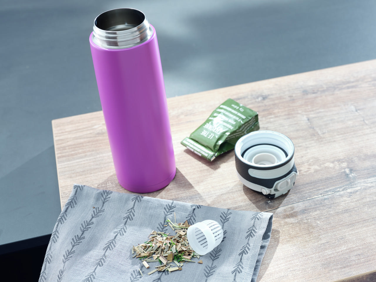 LEIFHEIT 3274 Isolierbecher Flip Thermobecher Lila
