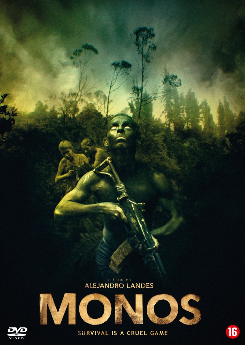 DVD-hoes met een man die een geweer vasthoudt, omringd door een bos, met de titel 'MONOS'.