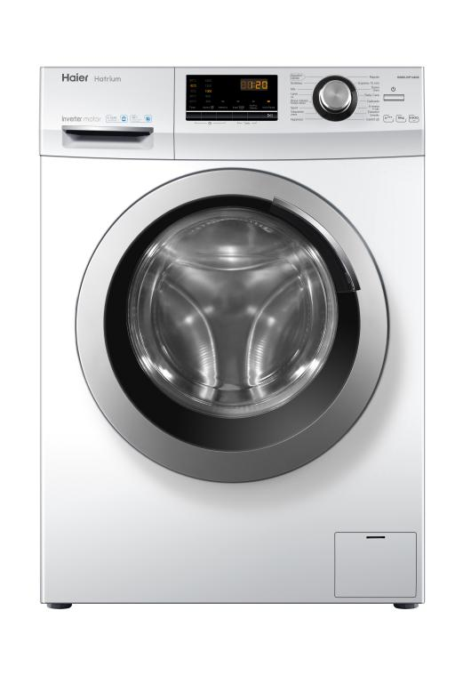Una lavadora blanca con puerta plateada. Se ven el panel de control y la marca.