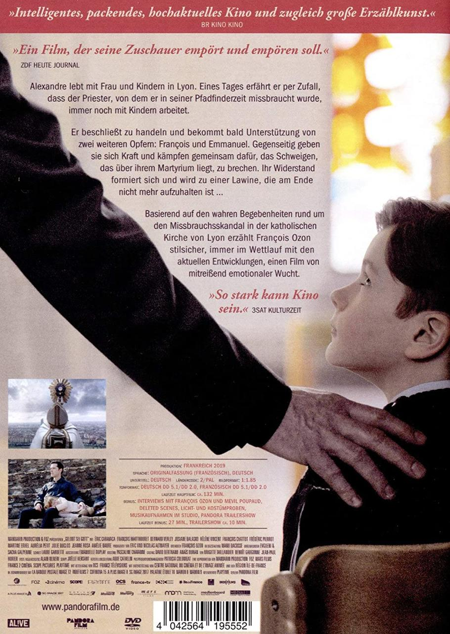 Filmplakat, Rückseite, eines Films mit einem Priester und einem Jungen.