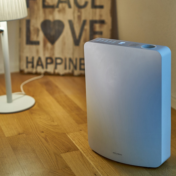 Un purificatore d'aria bianco.