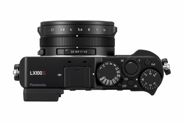 PANASONIC LUMIX DC-LX100 II Digitalkamera Schwarz, 3.1x opt. Zoom, 7.5 cm Display, 1.2 MP, Touch-Funktion, WLAN