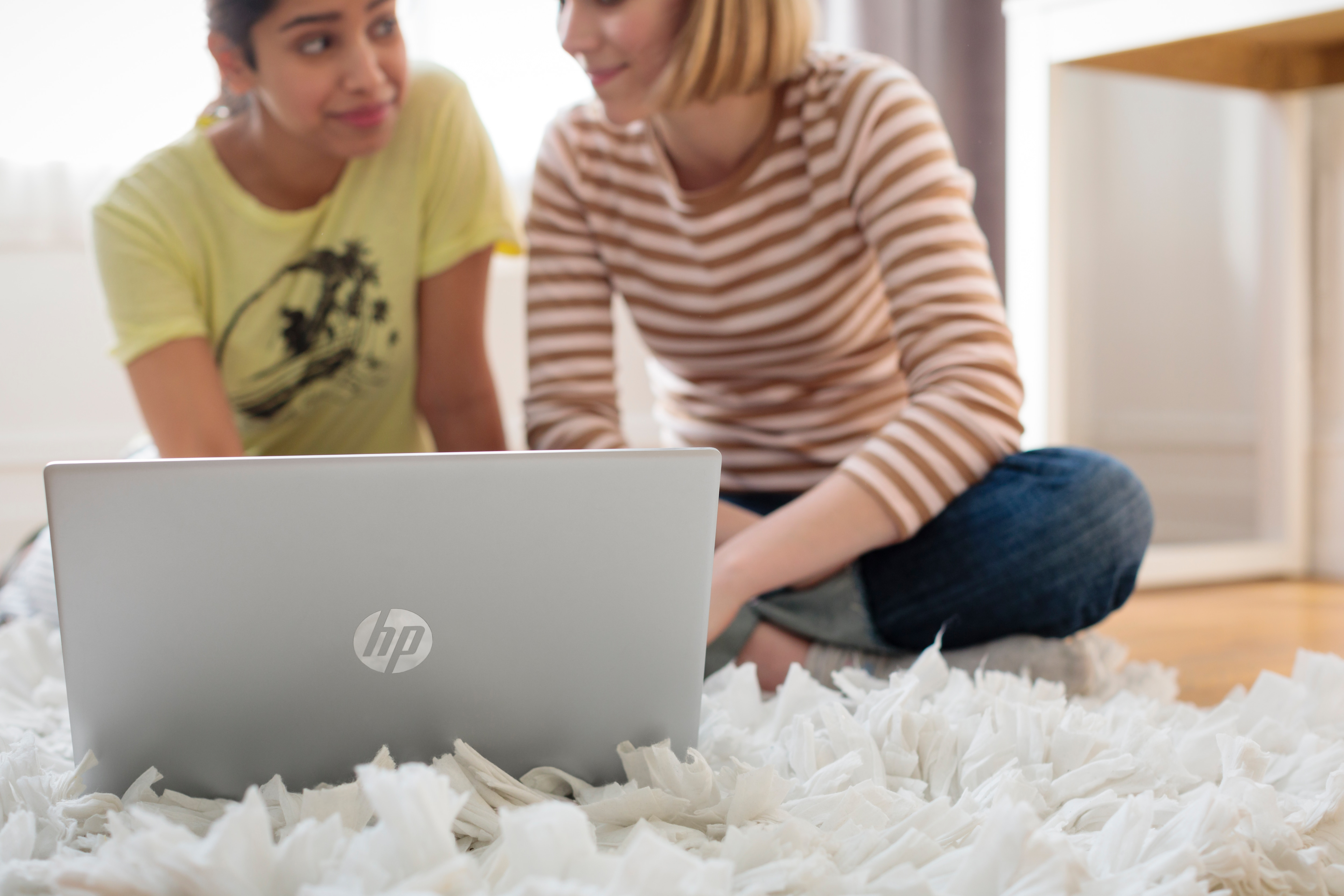 HP Pavilion x360 15-cr0301ng - 15,6 Zoll - Intel® Core™ i3 i3-8130U - 8 GB - 1 TB - Intel® UHD 620 - Windows 10 Home (64 Bit)