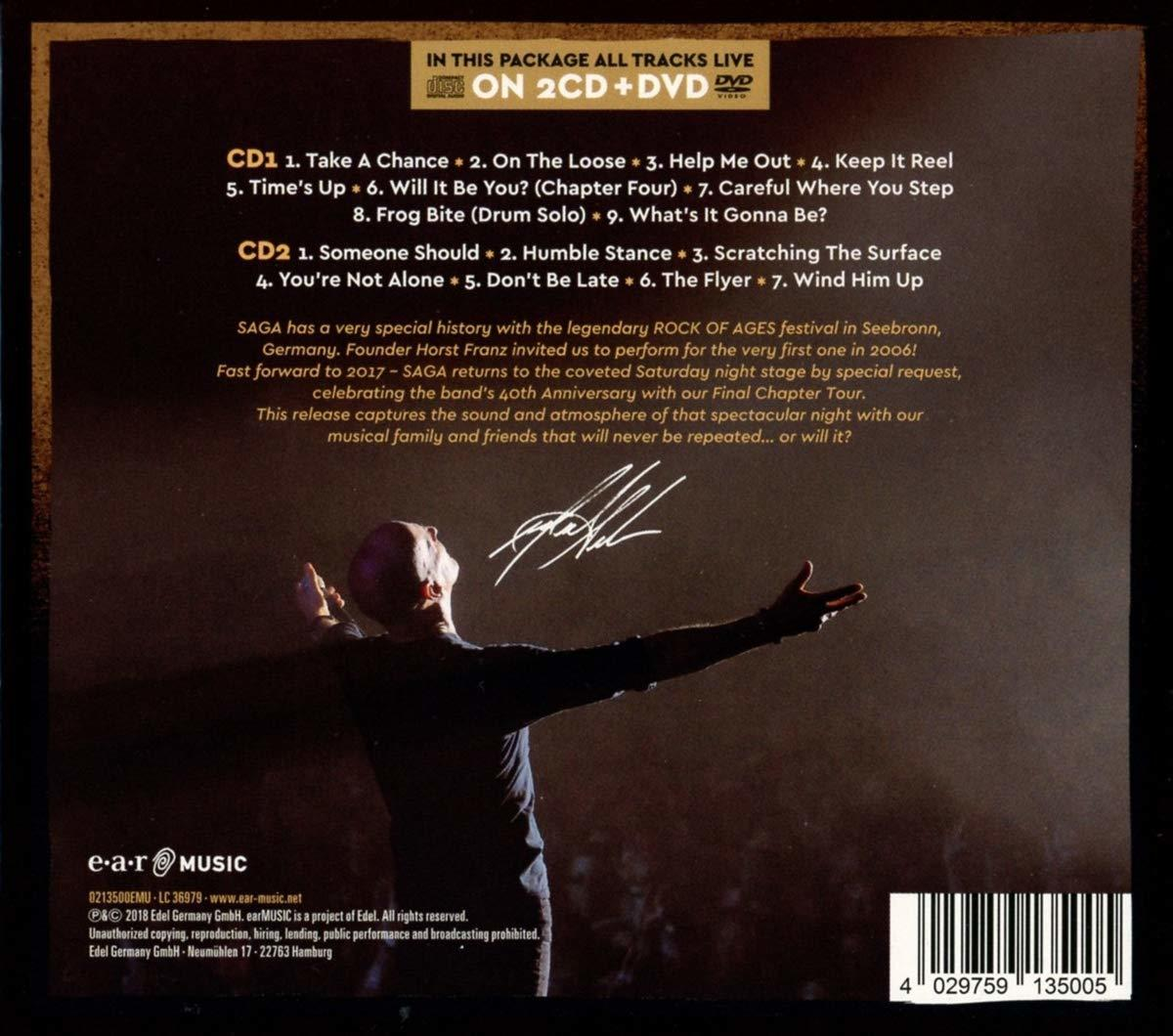 Rückseite einer CD-Hülle mit Text und einem Foto eines Mannes, der die Arme hebt.