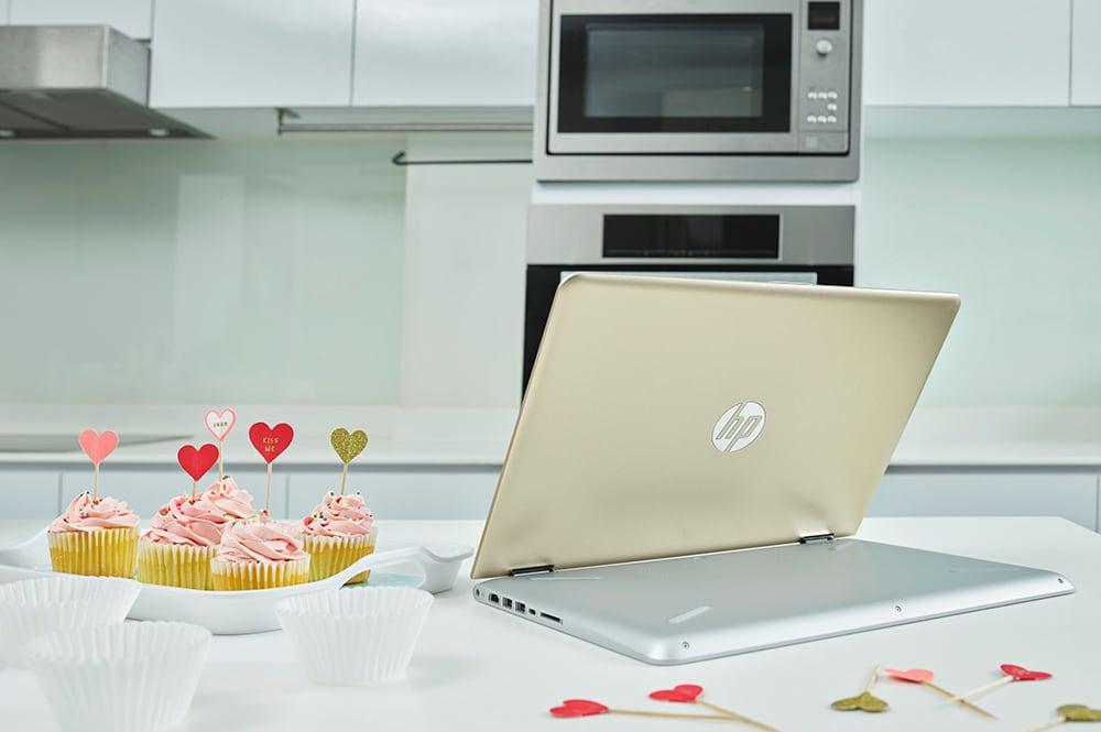 HP PAVILION X360 14-BA131NG - 14 Zoll - Intel® Core™ i7 i7-8550U - 12 GB - 256 GB - NVIDIA GeForce® MX130 - Windows 10 Home (64 Bit)