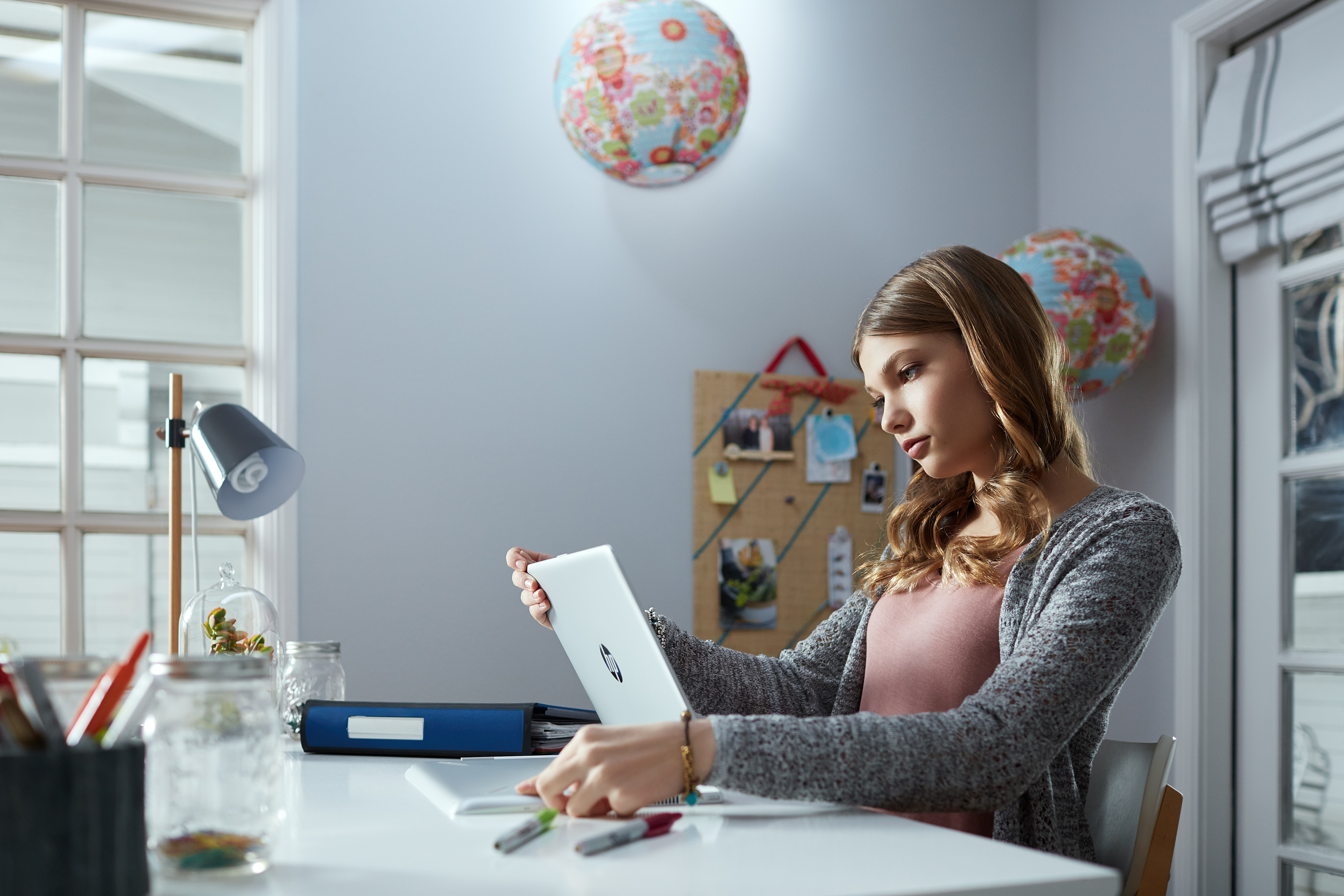 HP PAVILION X360 14-BA131NG - 14 Zoll - Intel® Core™ i7 i7-8550U - 12 GB - 256 GB - NVIDIA GeForce® MX130 - Windows 10 Home (64 Bit)
