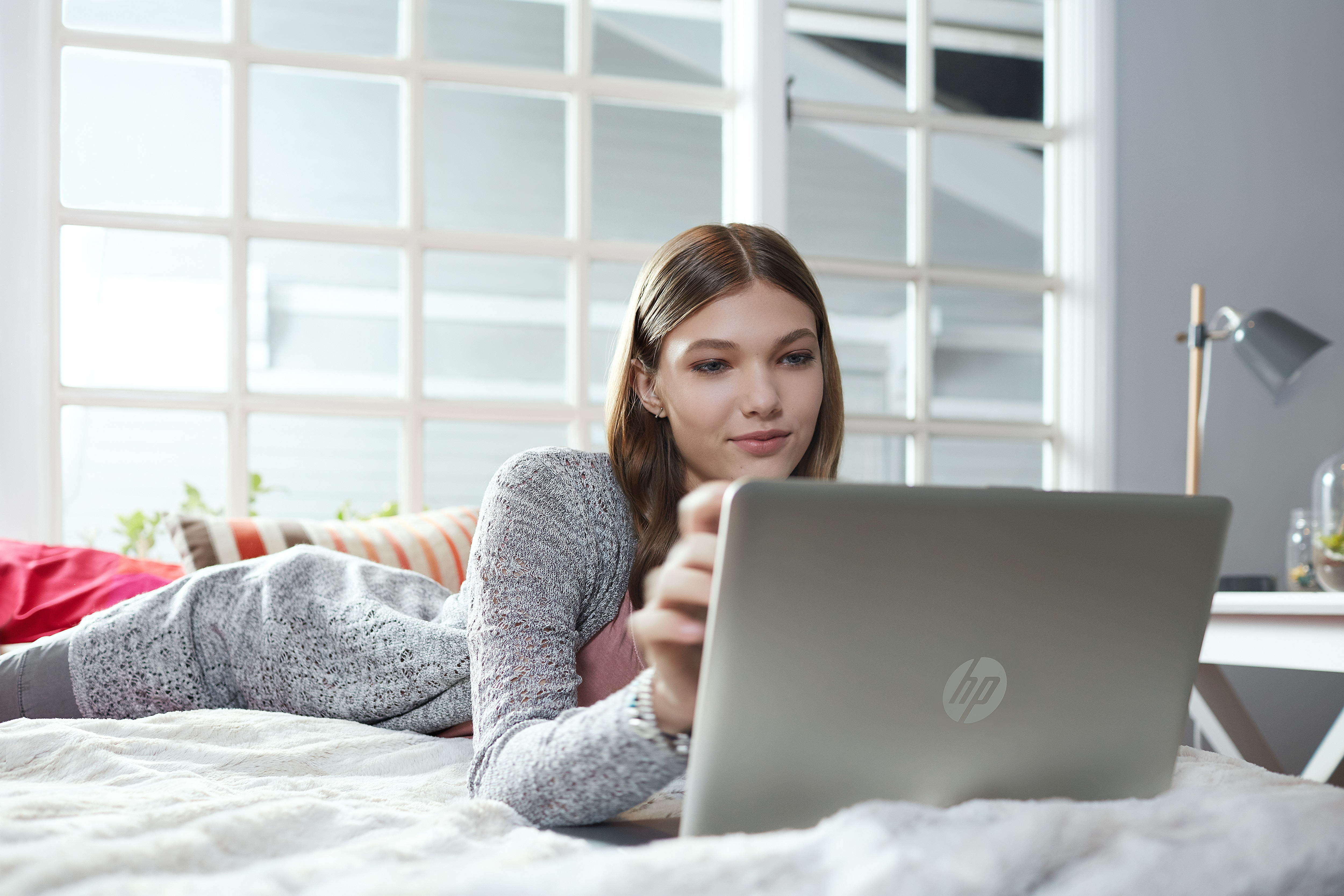 HP PAVILION X360 14-BA131NG - 14 Zoll - Intel® Core™ i7 i7-8550U - 12 GB - 256 GB - NVIDIA GeForce® MX130 - Windows 10 Home (64 Bit)
