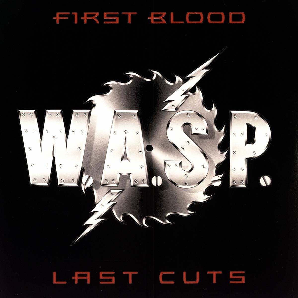 Albumcover. Das W.A.S.P.-Bandlogo mit einer Säge und Blitzen auf schwarzem Hintergrund.