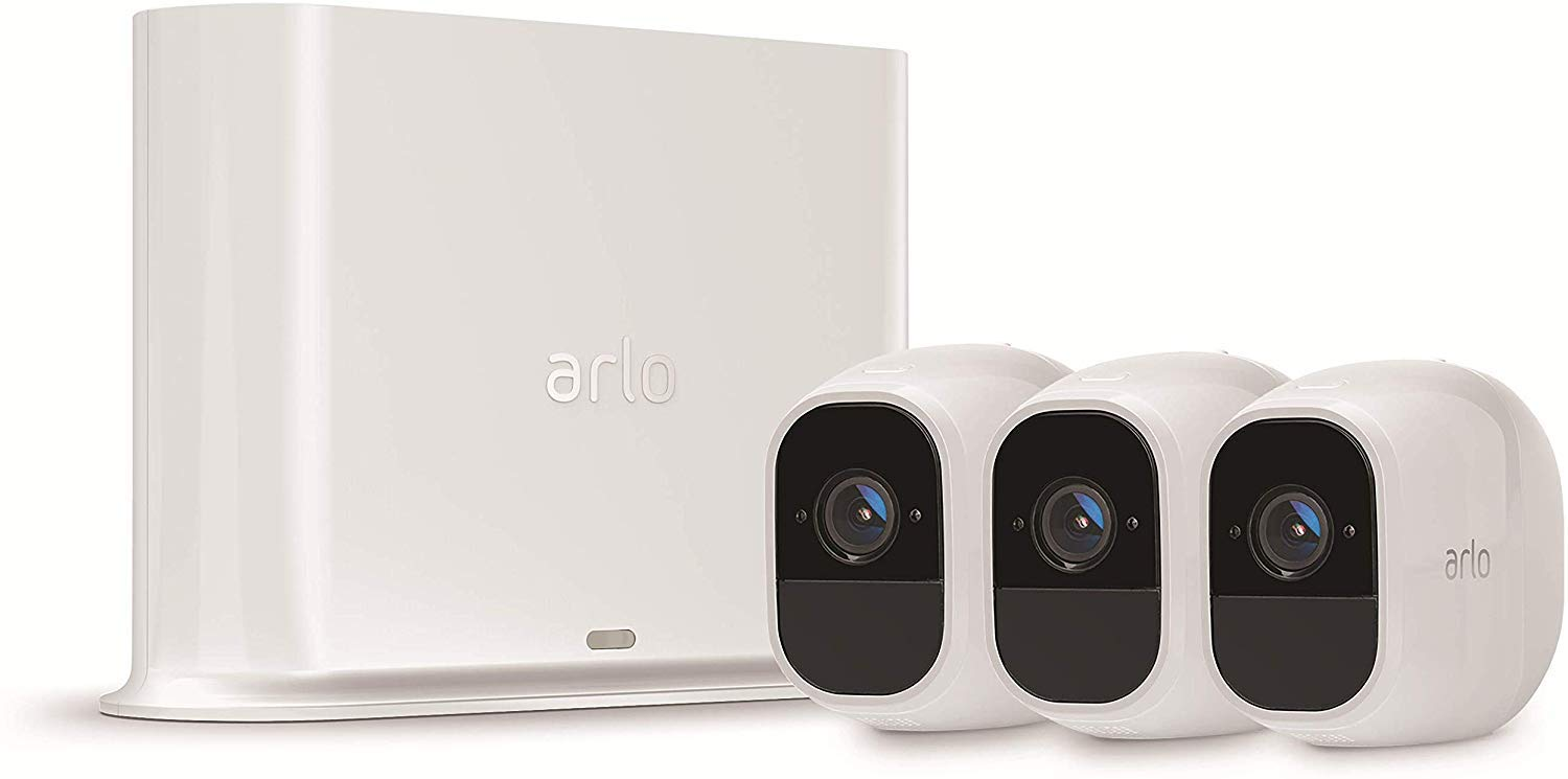 ARLO Pro 2 Smart Home HD-Überwachungs Kamera-Sicherheitssystem mit 3 Kameras (VMS4330P), Kamera-Sicherheitssystem (Anzahl Kameras: 3, für Innen + Außen, Nachtsichtfunktion, Netz-/Akkubetrieb, Neigbar, rotierbar, Full-HD, Weiß)