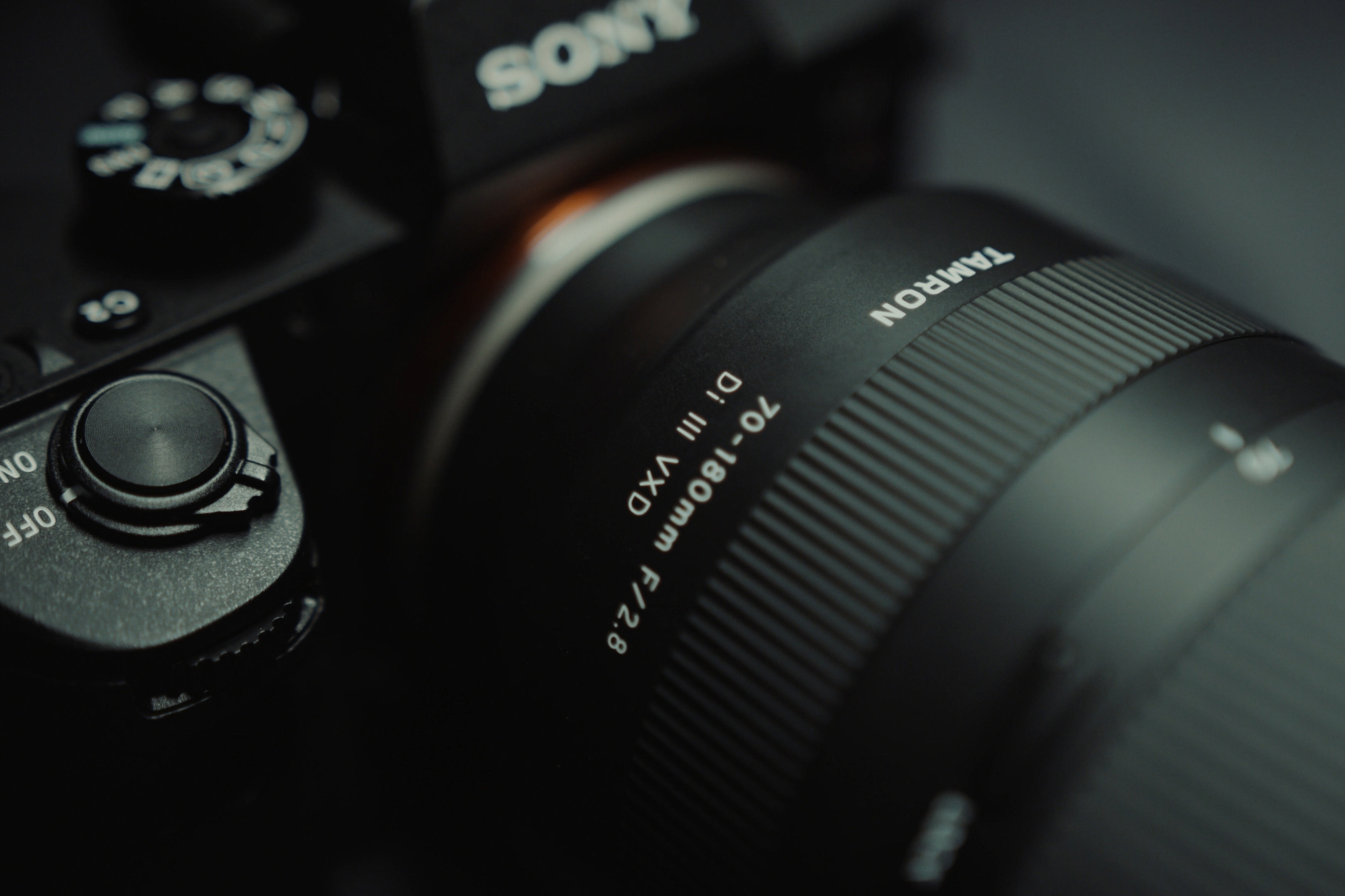 TAMRON A056SF 70 mm - 180 mm f./2.8 Di III (Objektiv für Sony E-Mount, Schwarz)