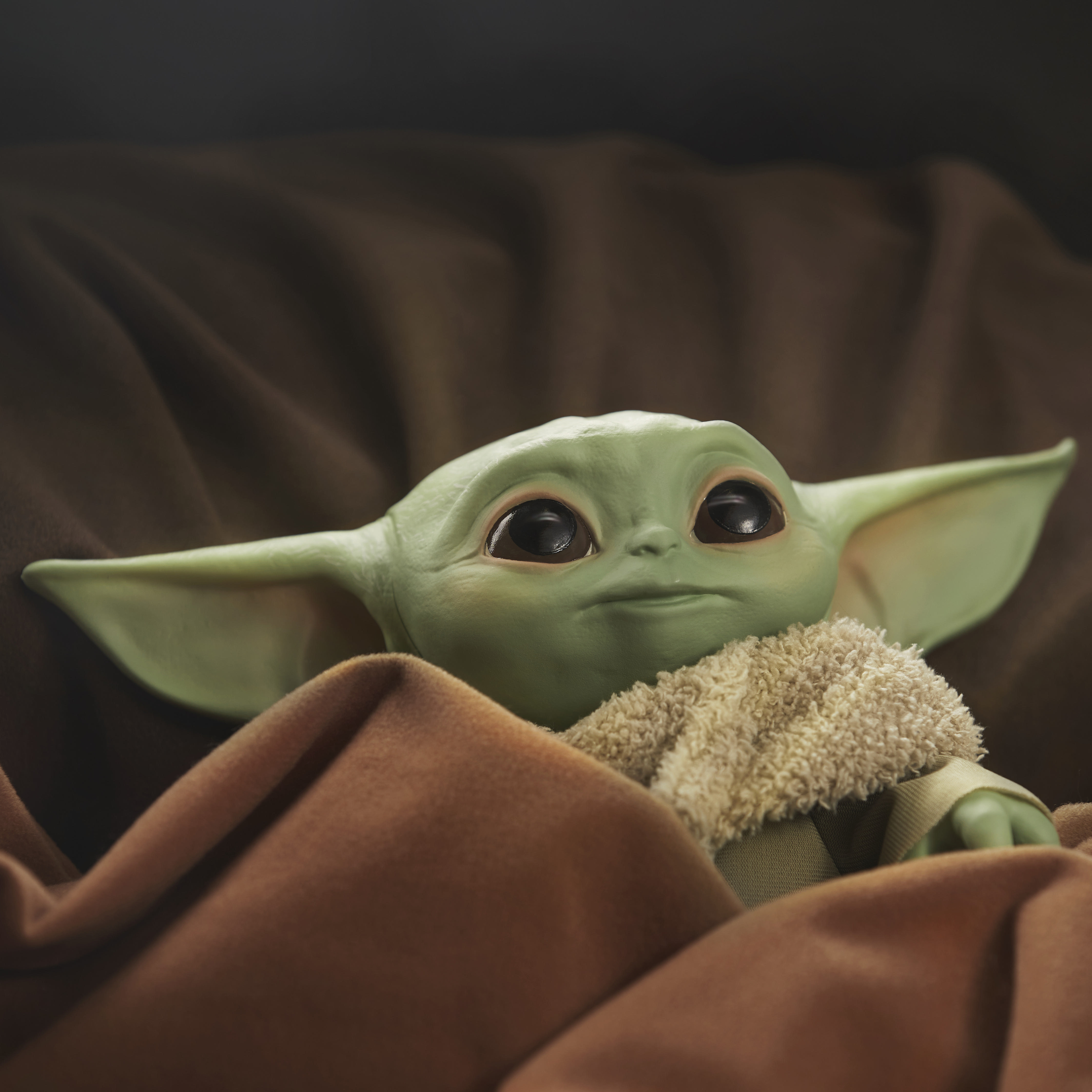 HASBRO Star Wars The Child sprechende Plüsch-Figur Plüschfigur Mehrfarbig