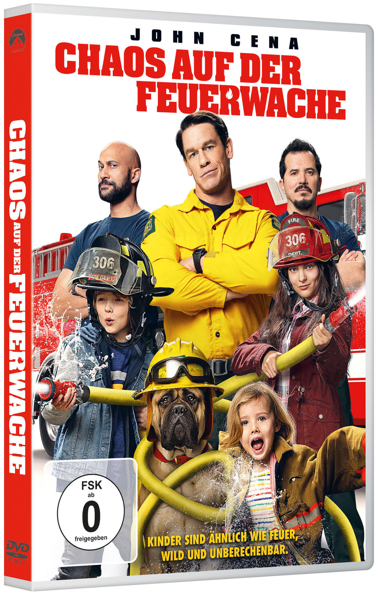 DVD-Cover: John Cena in 'Chaos auf der Feuerwache', mit Darstellern und Feuerwache.
