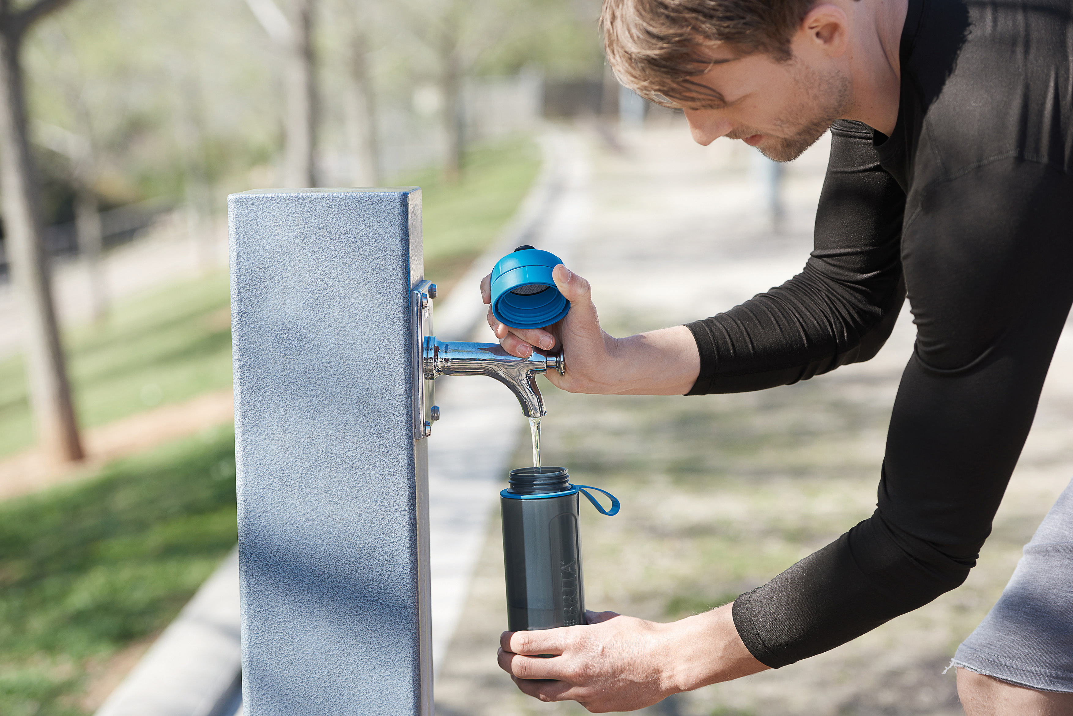 BRITA Active Trinkflasche mit Wasserfilter, Blau/Grau