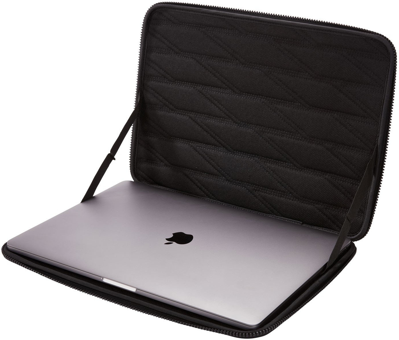 Ordinateur portable à l'intérieur d'un étui de protection noir. L'étui est ouvert et zippé.