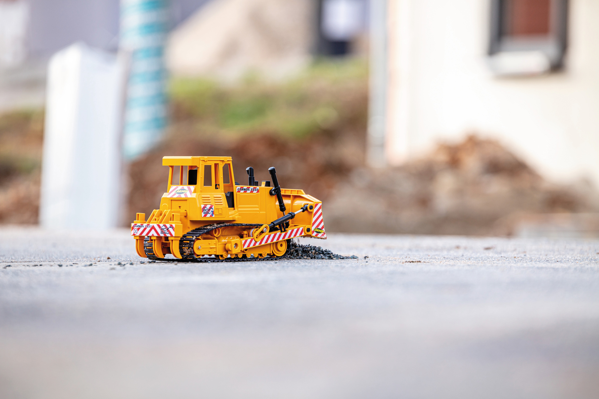 CARSON 1:20 RC Bulldozer 2,4G 100% RTR Spielzeugmodellfahrzeug, Gelb