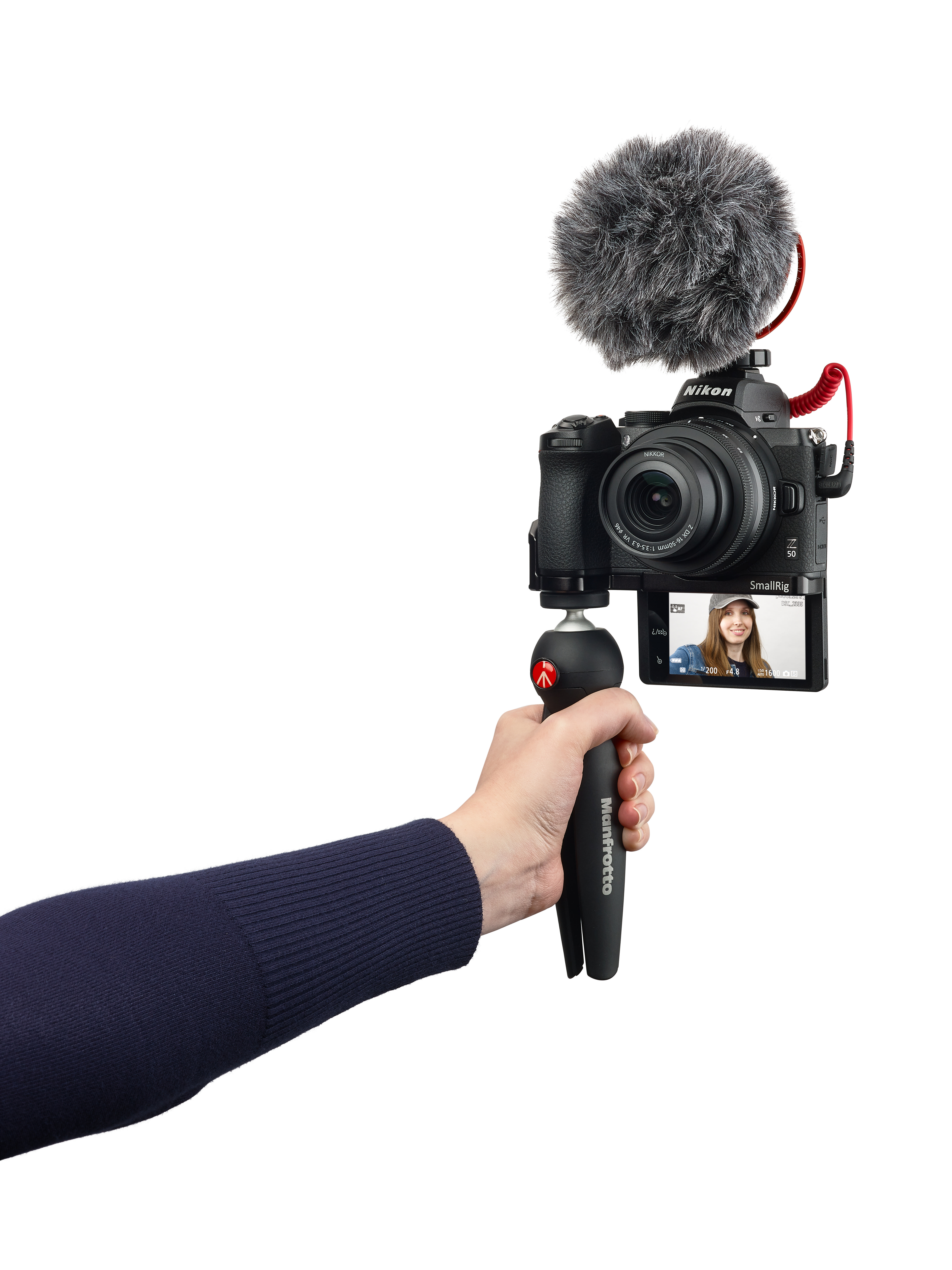 NIKON Z 50 Vlogger Kit Systemkamera mit Objektiv 16-50 mm, 8 cm Display Touchscreen, WLAN