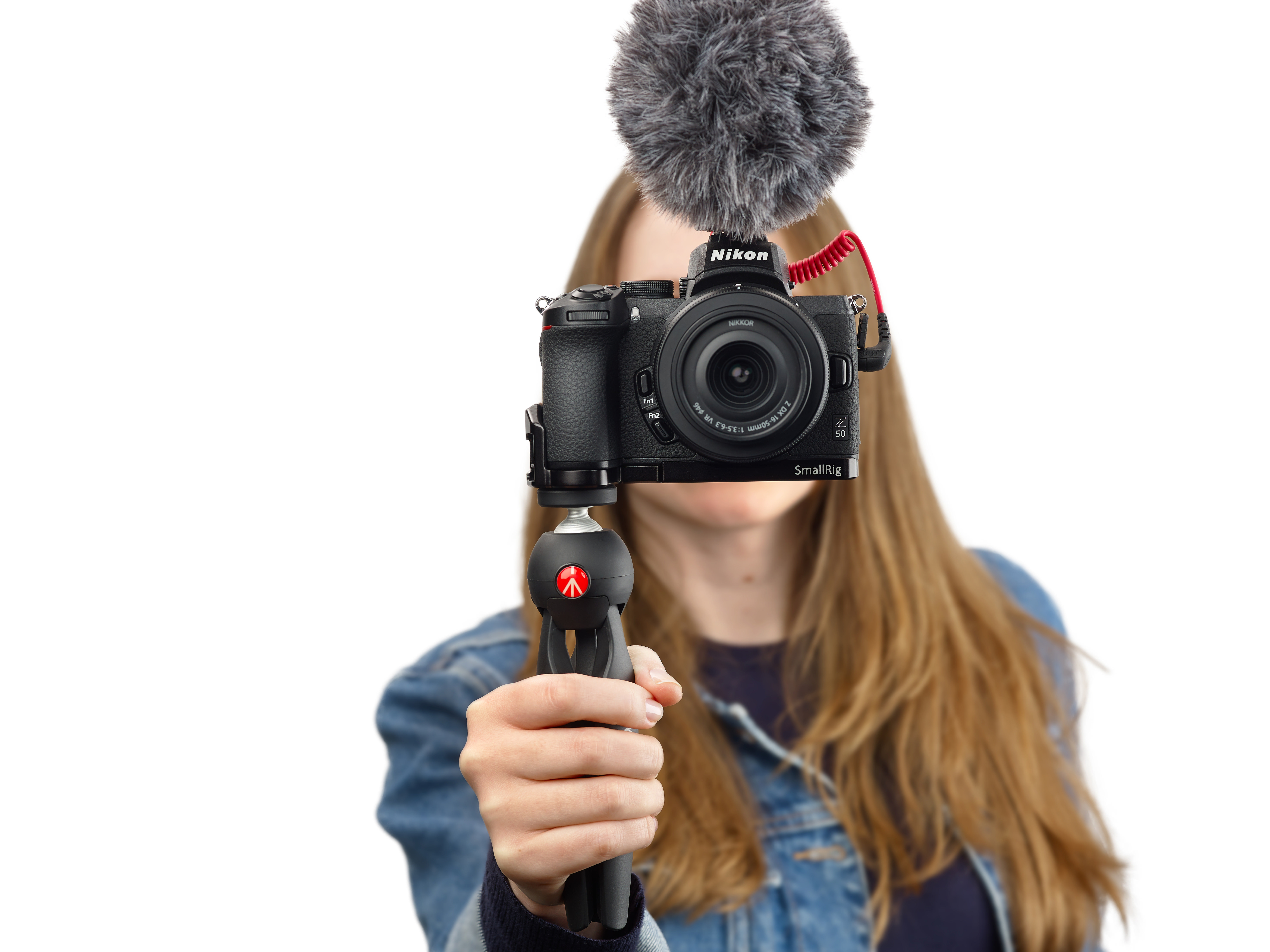 NIKON Z 50 Vlogger Kit Systemkamera mit Objektiv 16-50 mm, 8 cm Display Touchscreen, WLAN
