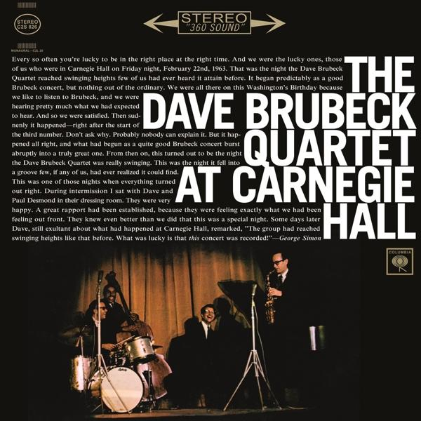 Album borító: The Dave Brubeck Quartet at Carnegie Hall. Szöveg zenekari fotókkal és vintage kinézettel.