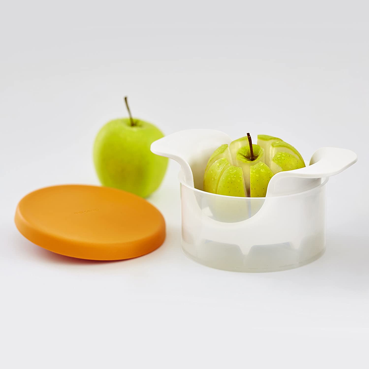 FISKARS Functional Form almaszeletelő tároló dobozzal