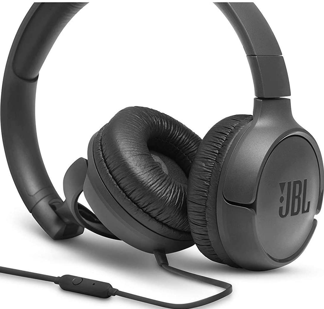 Cuffie JBL nere con cavo e pulsante di controllo.