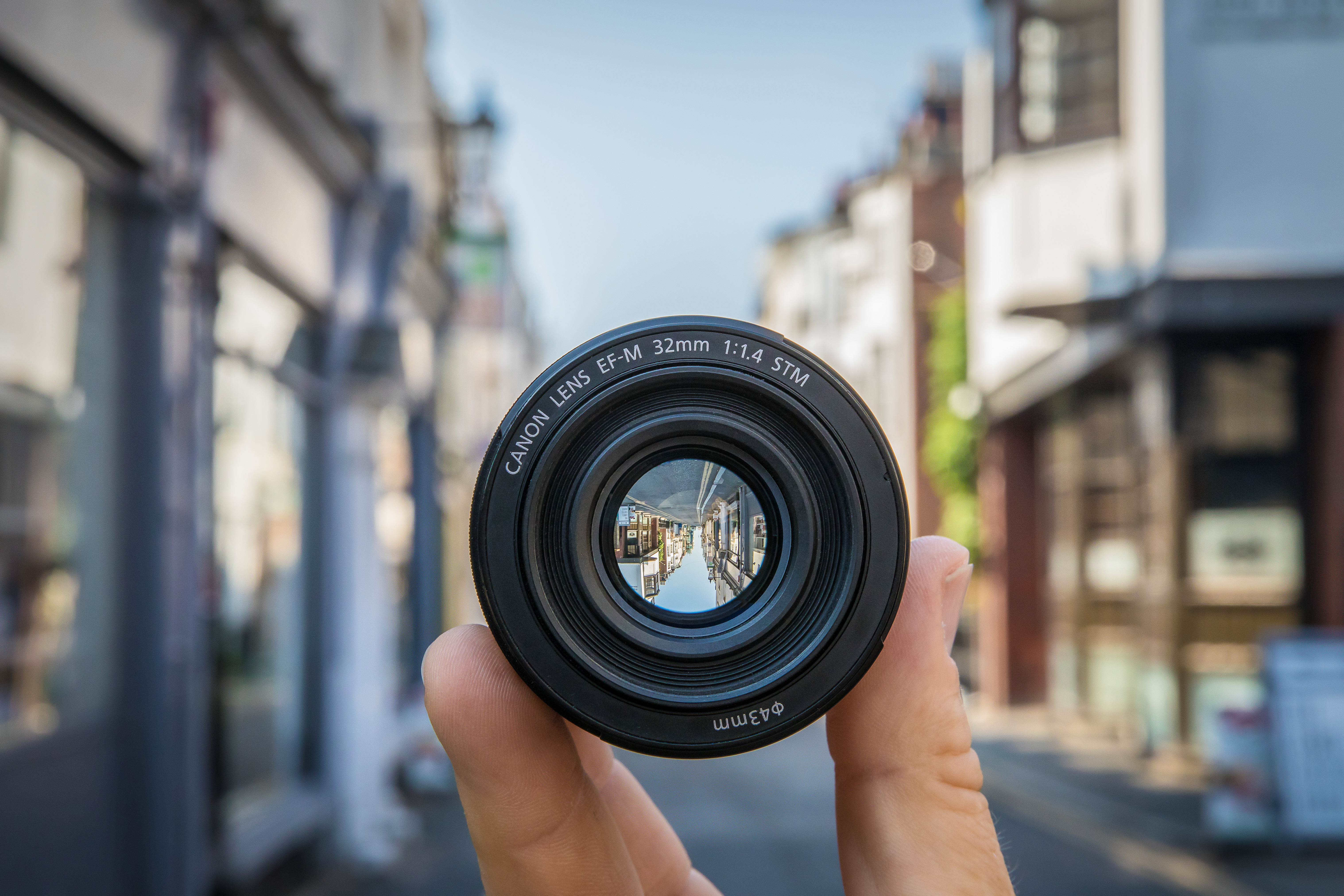 CANON EF - 32 mm f/1.4 EF-M, STM (Objektiv für Canon M-Mount, Graphit-Grau)