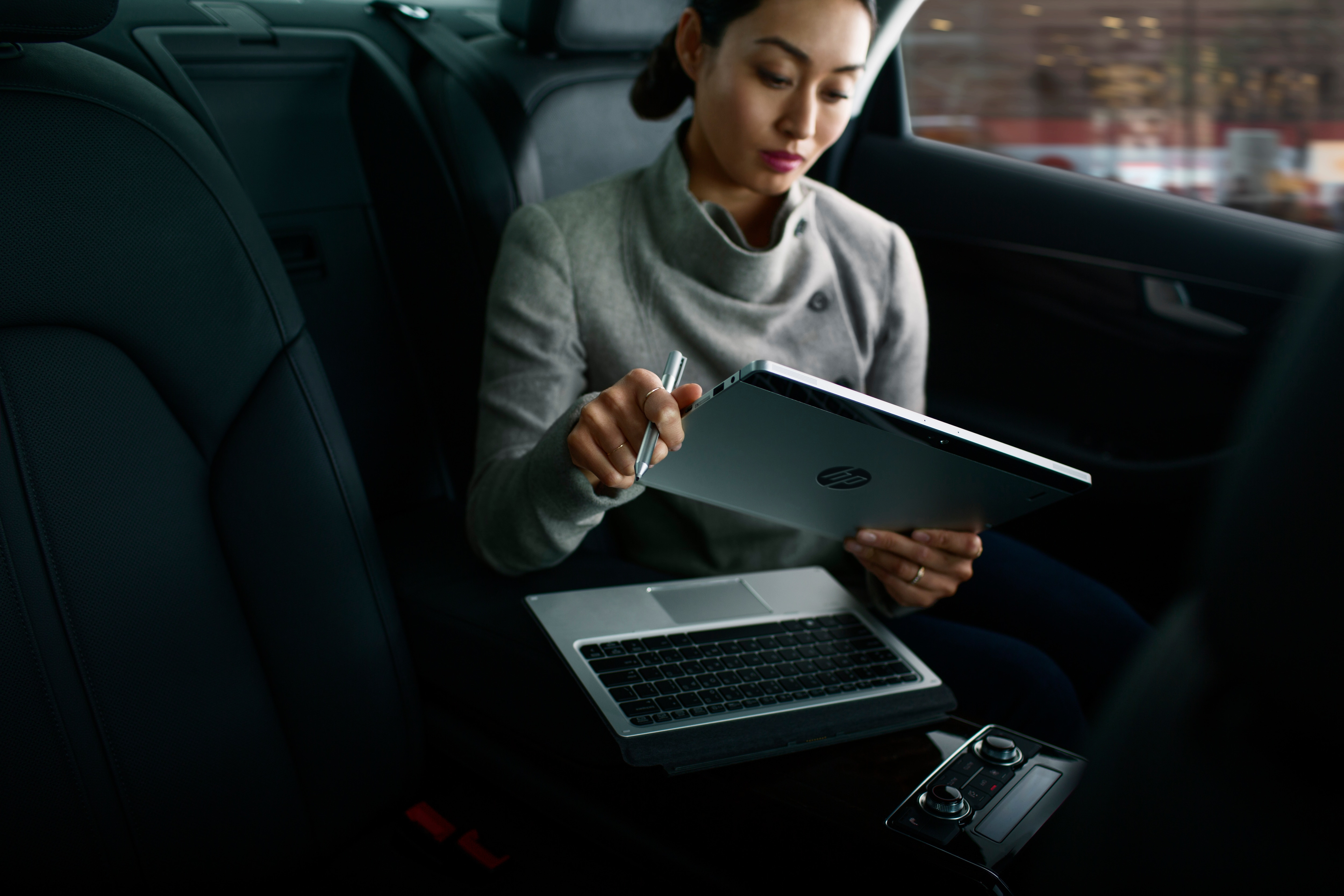 HP - B2B Elite x2 1012 G1 - 12 Zoll - Intel® Core™ M m5-6Y54 - 8 GB - 256 GB