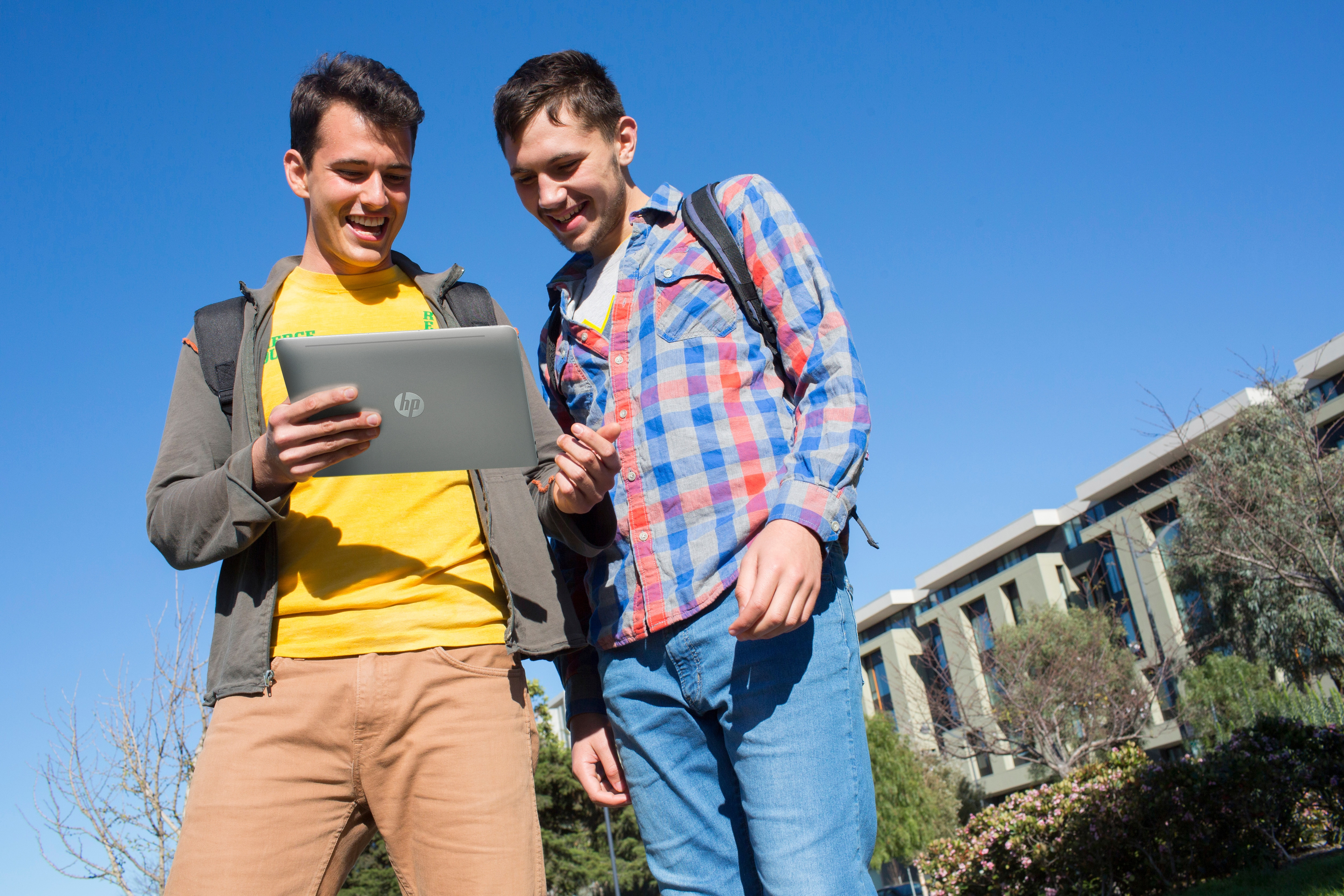 HP Pavilion x2 12-b030ng - 12 Zoll - Intel® Core™ m3 m3-6Y30 - 4 GB - 128 GB - Intel® HD 515 - Windows 10 Home (64 Bit)