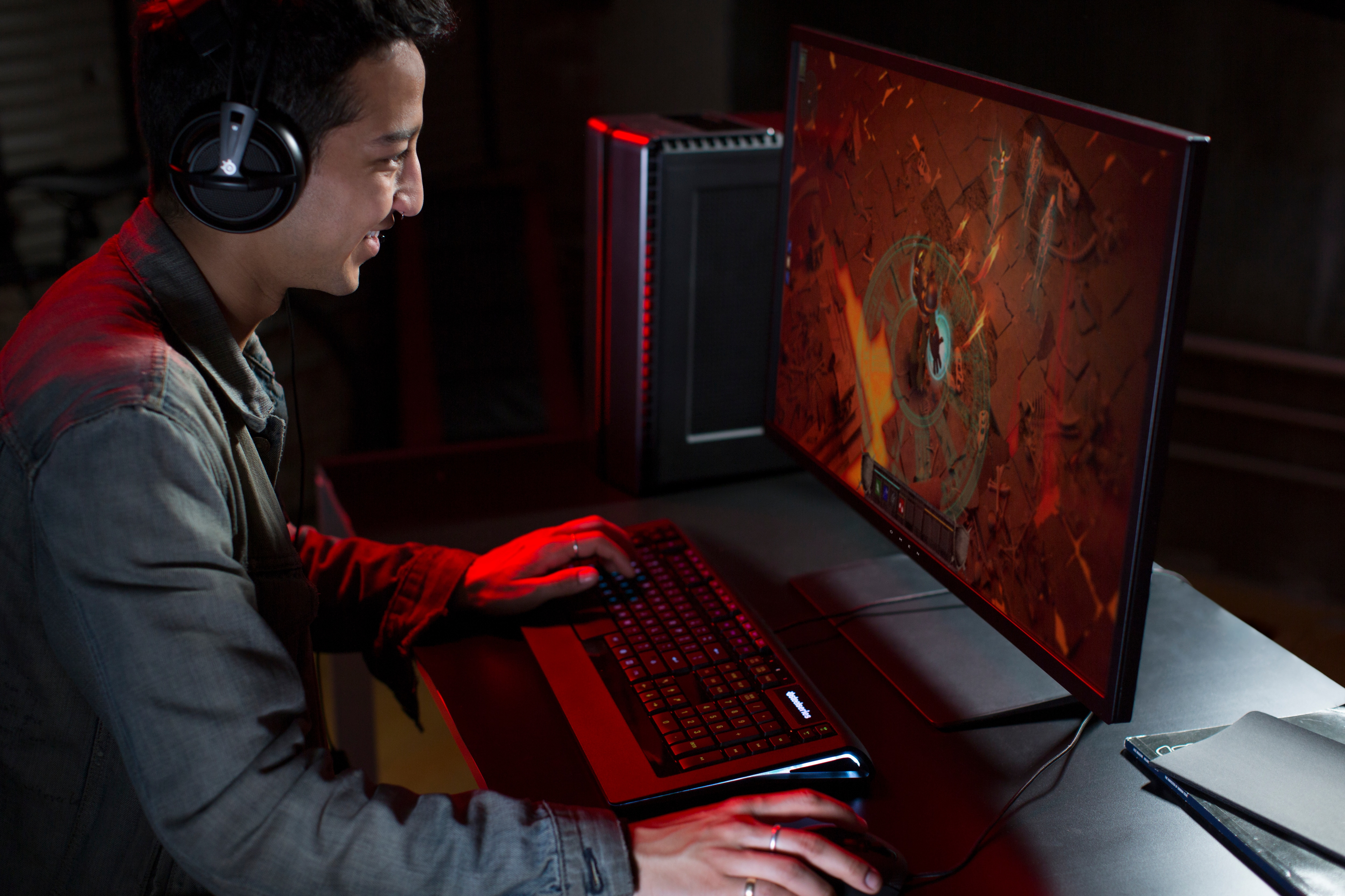 HP OMEN 870-011ng - Intel® Core™ i7 i7-6700K - 16 GB - 256 GB - NVIDIA GeForce® GTX 1070 - Windows 10 Home (64 Bit)