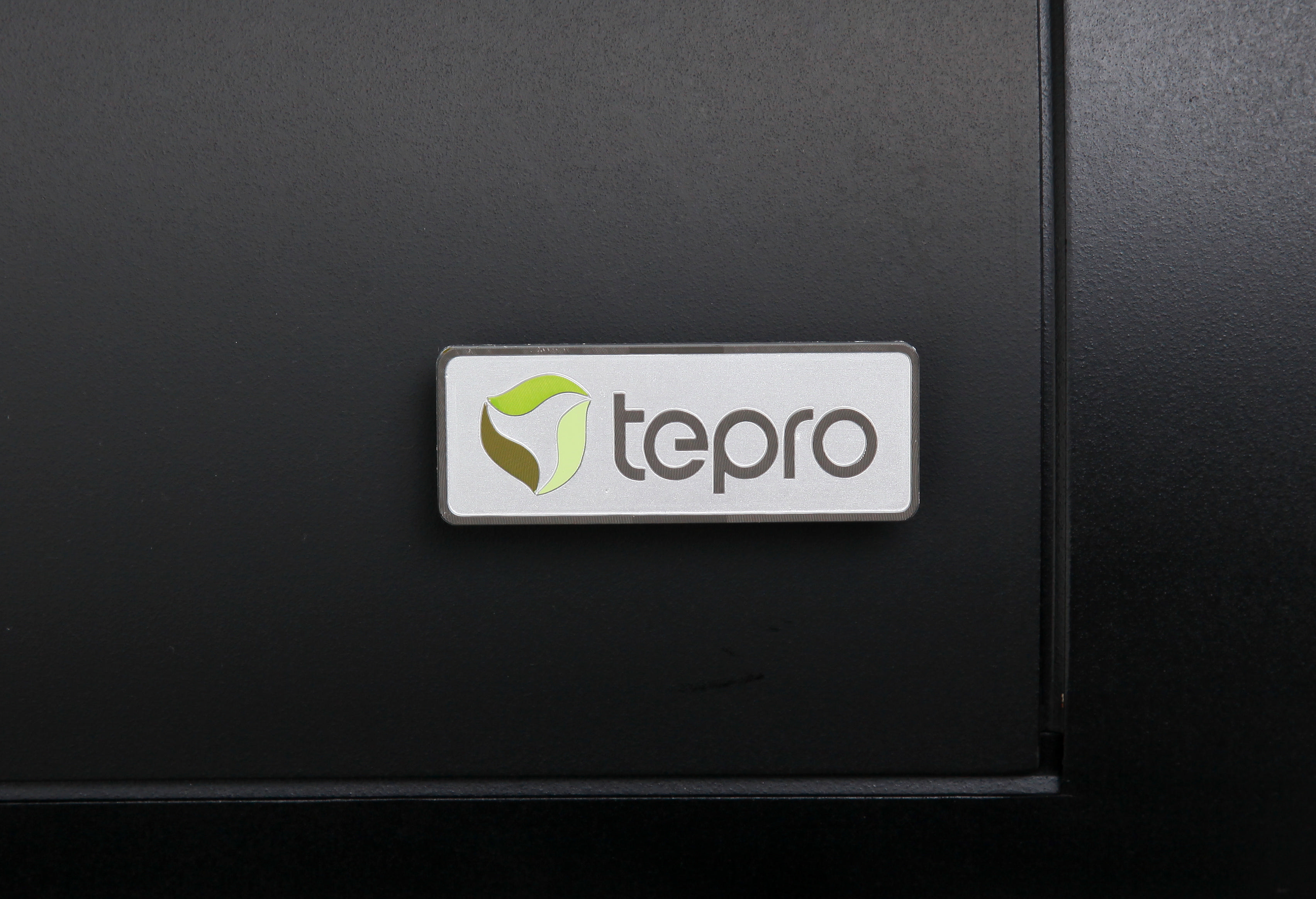 TEPRO 1049 Milwaukee Kohlegrill, Schwarz 