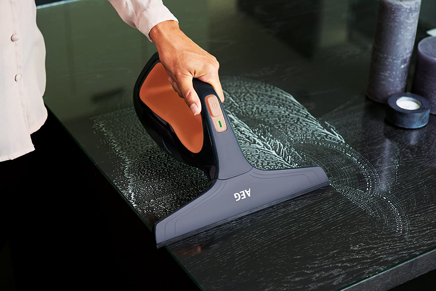 Limpiacristales - AEG WX7-60CE1, Batería 60 min, Cepillo Aspiradora, Función Rascador, Pulverizador, Naranja