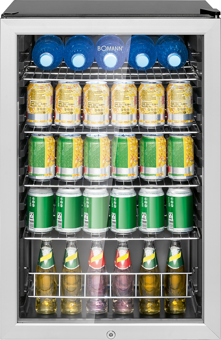Ein Mini-Kühlschrank, gefüllt mit Wasserflaschen, Dosen und Bierflaschen.