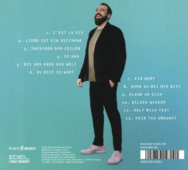 Rückseite einer CD mit stehendem Mann, Album-Trackliste und Copyright-Informationen.