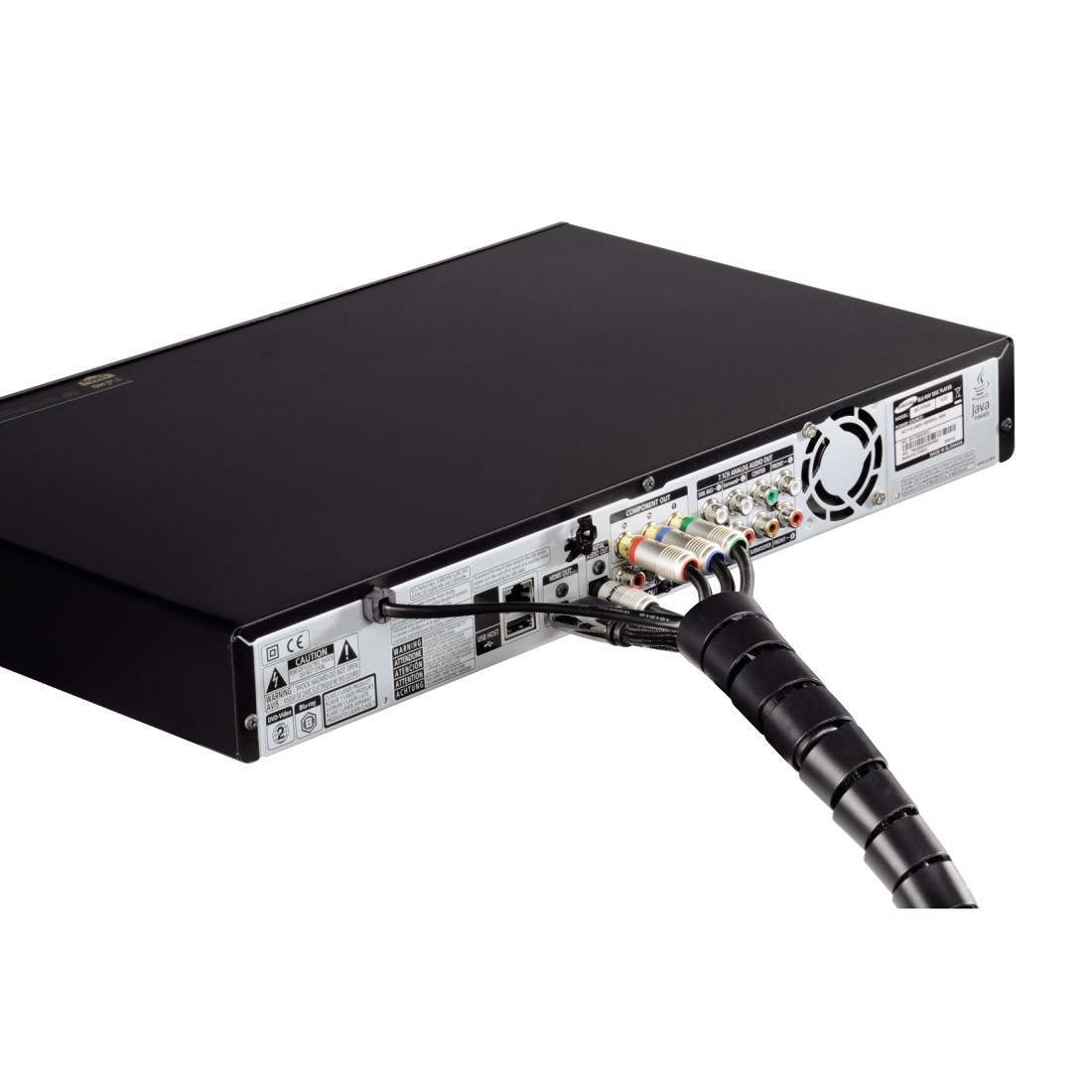 Rückseite eines schwarzen DVD-Players mit eingesteckten Kabeln.