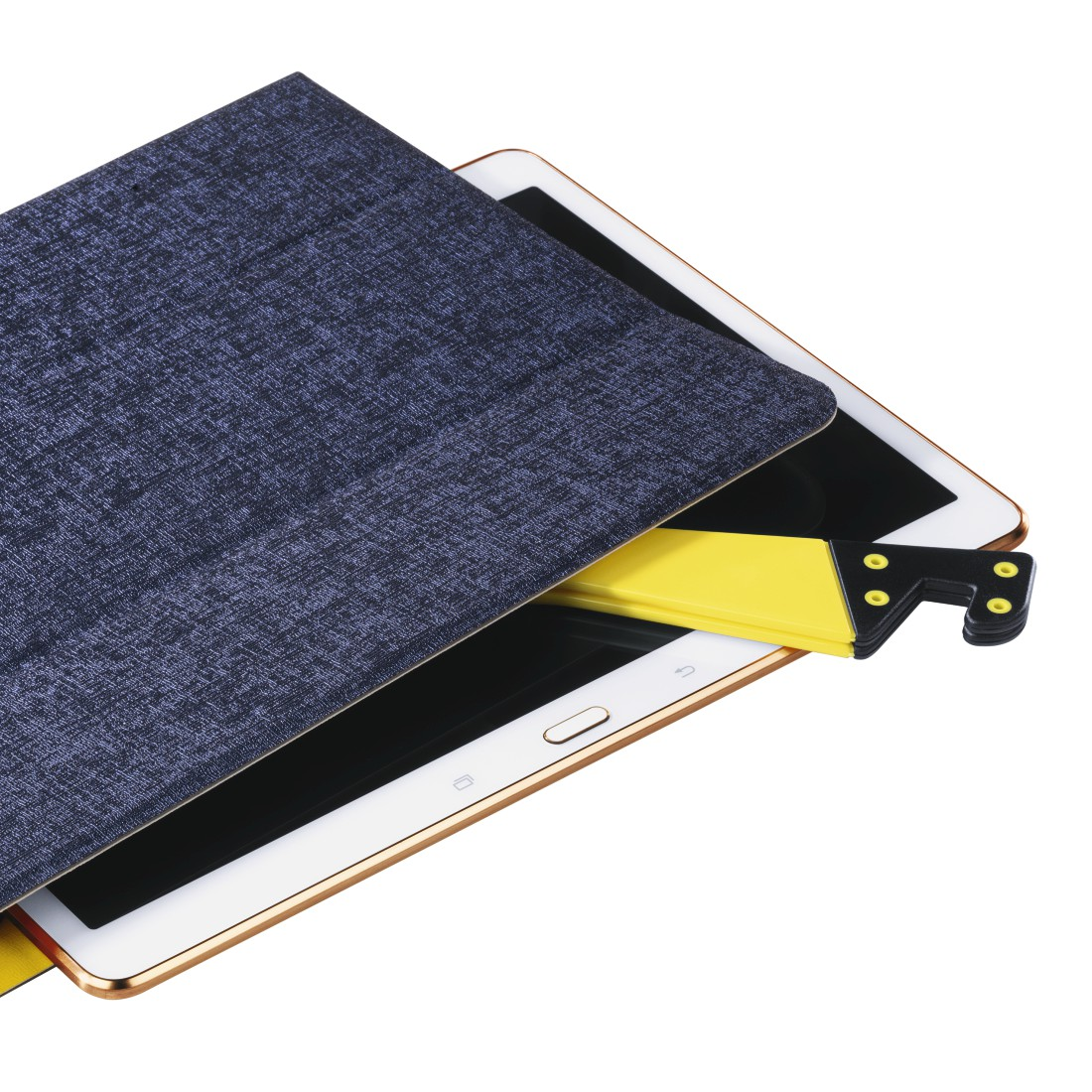 Ein Tablet in einem Etui, mit einem gelben Ständer aufgestellt.