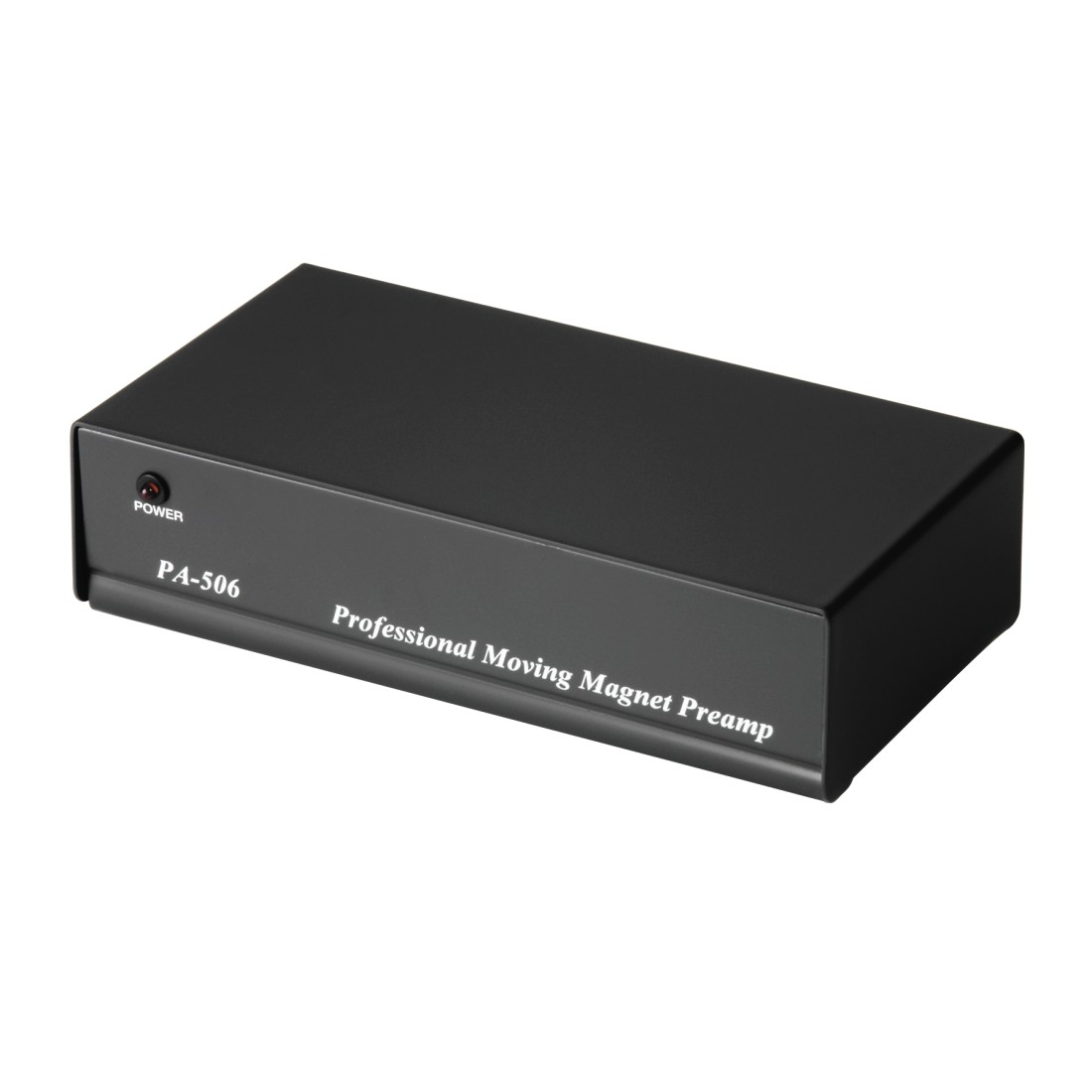 Schwarzer rechteckiger Audio-Vorverstärker mit Netzschalter und Text 'Professional Moving Magnet Preamp'.