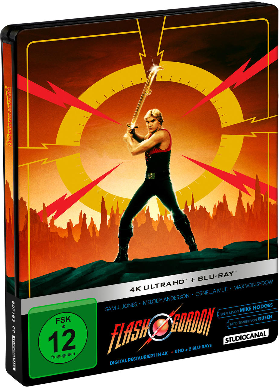 Filmcover von 'Flash Gordon' mit einem Mann, der ein Schwert hält, vor einem feurigen Himmel.